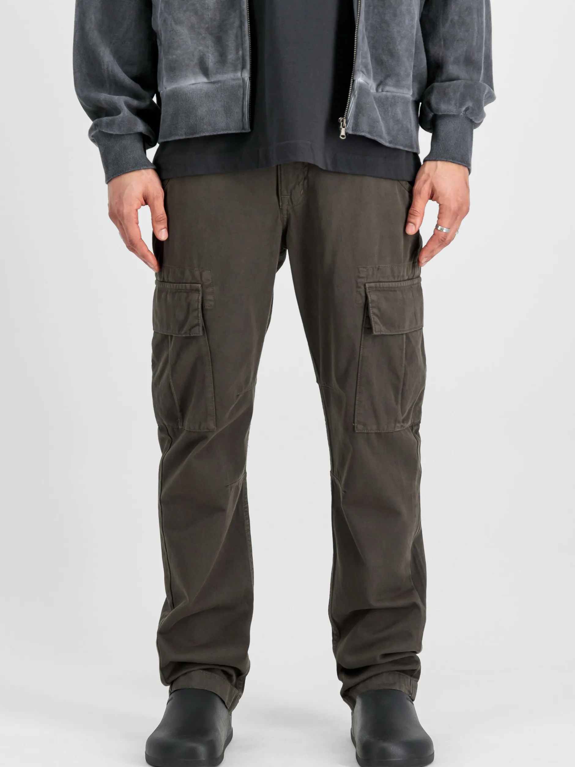 Alpha Industries Herren Hose in grau
