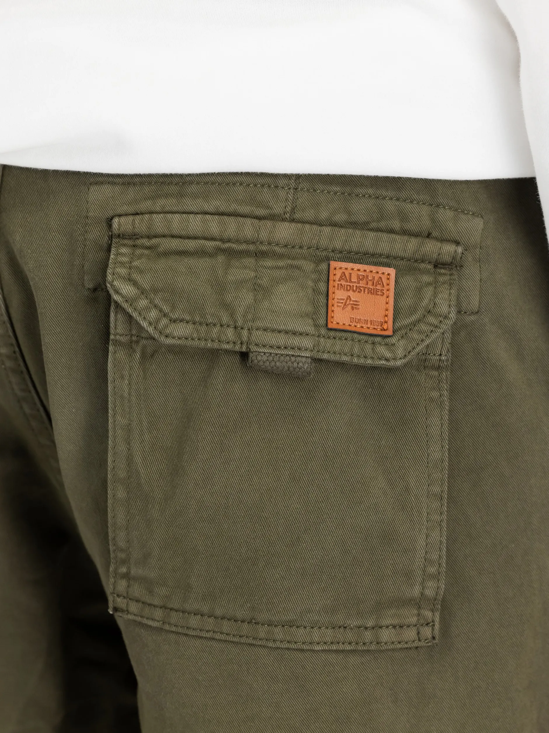 Alpha Industries Herren Hose in oliv