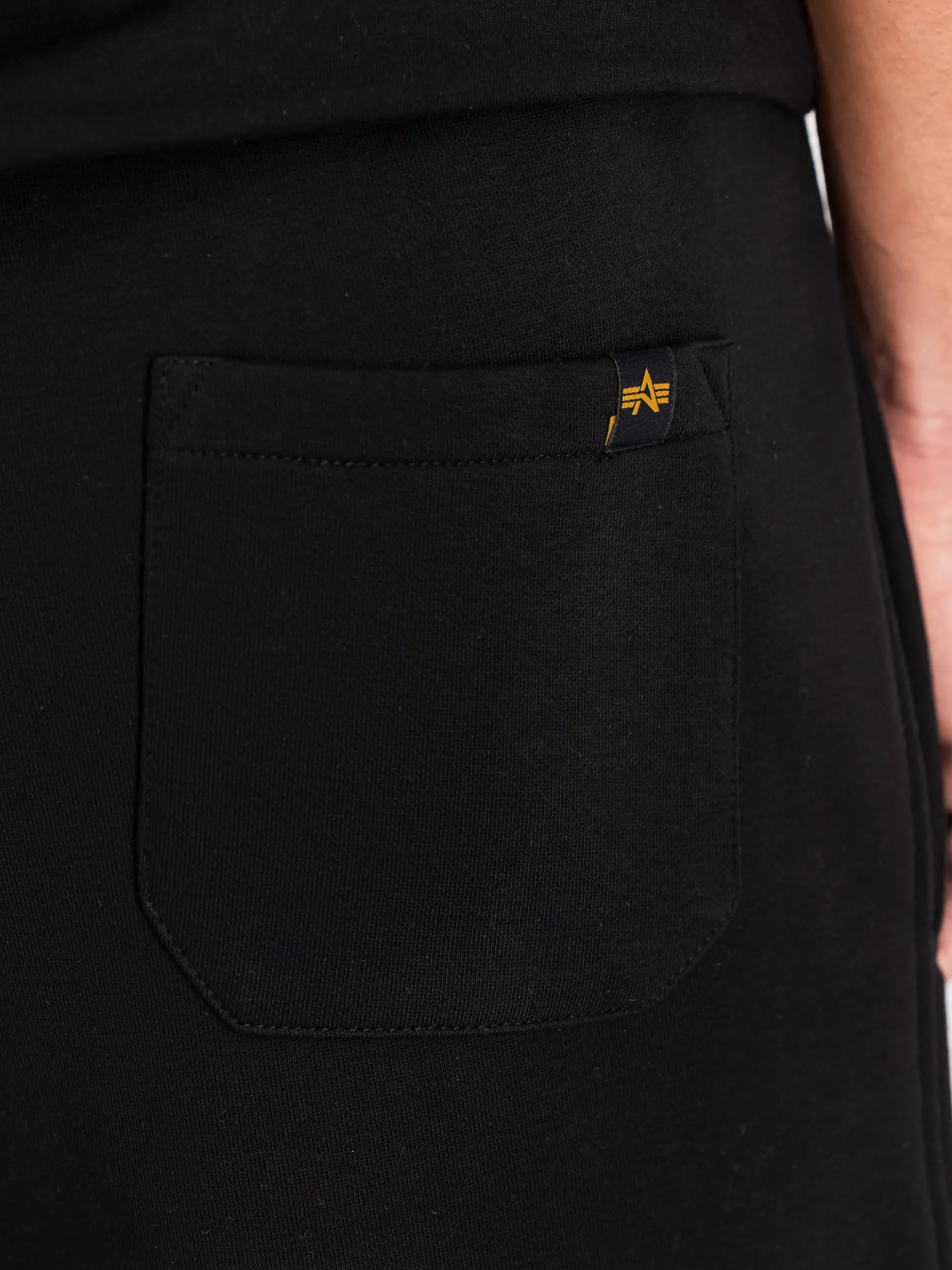 Alpha Industries Herren Kurze Hose in schwarz