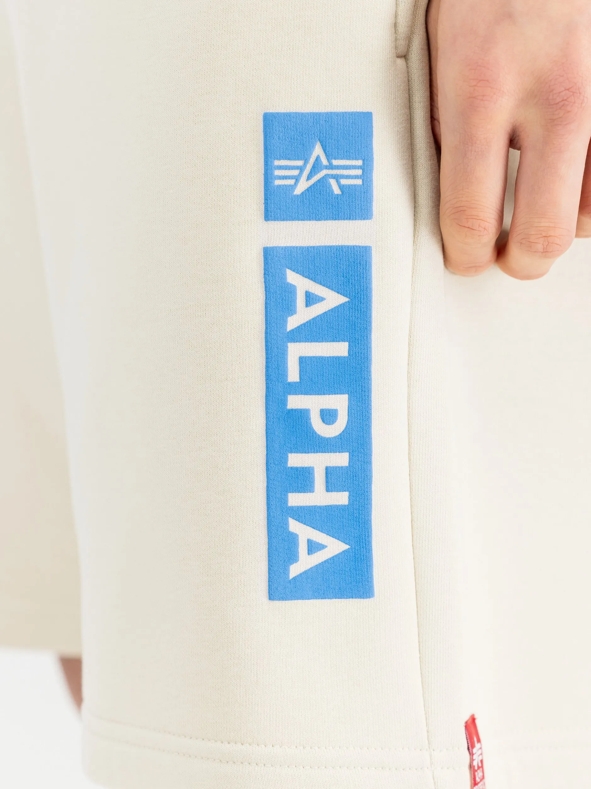 Alpha Industries Herren Kurze Hose in weiß