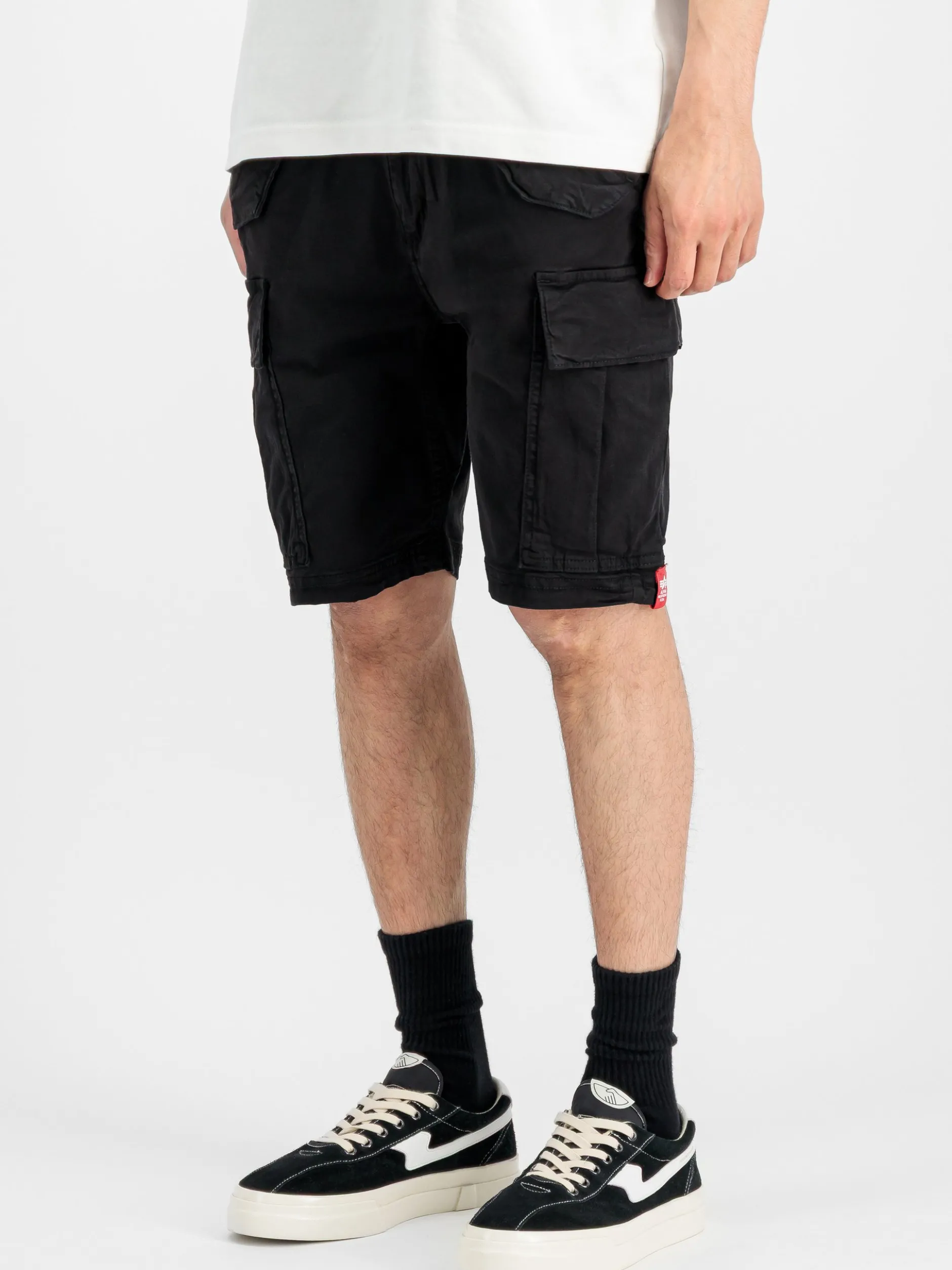 Alpha Industries Herren Kurze Hose in schwarz
