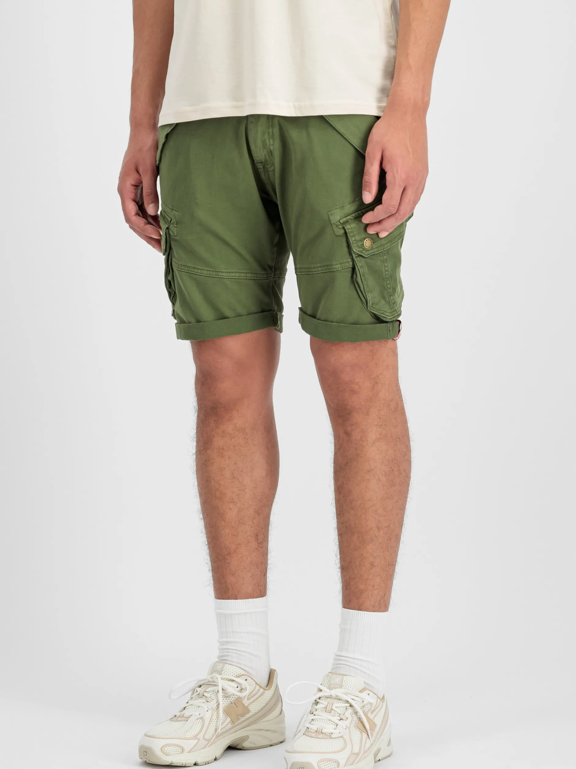 Alpha Industries Herren Kurze Hose in oliv