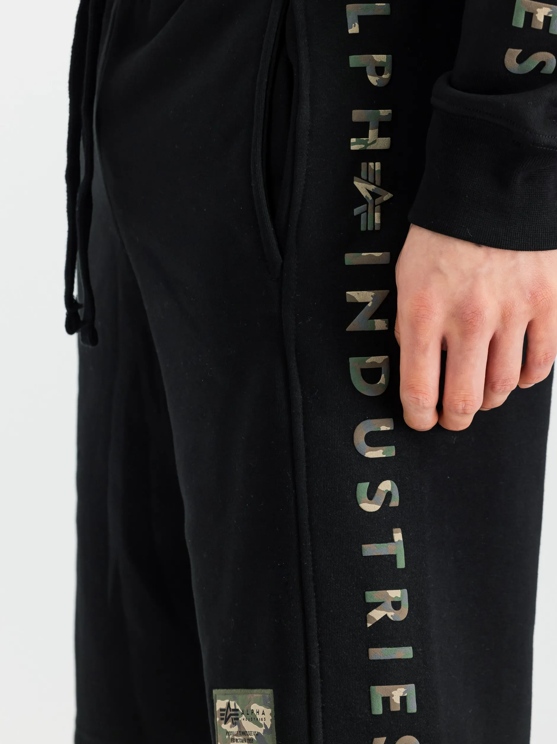 Alpha Industries Herren Kurze Hose in schwarz