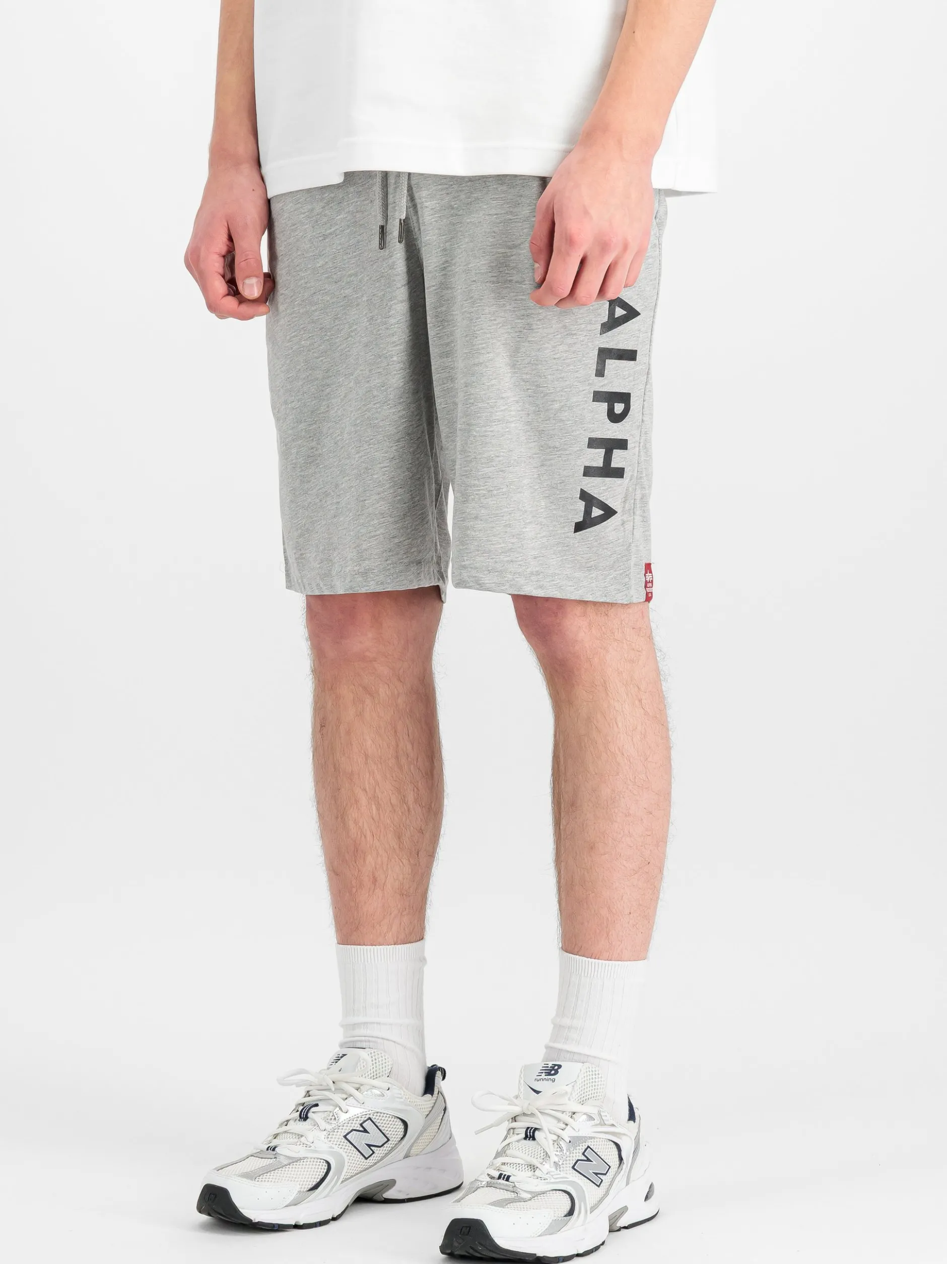 Alpha Industries Herren Sweatshorts in grau