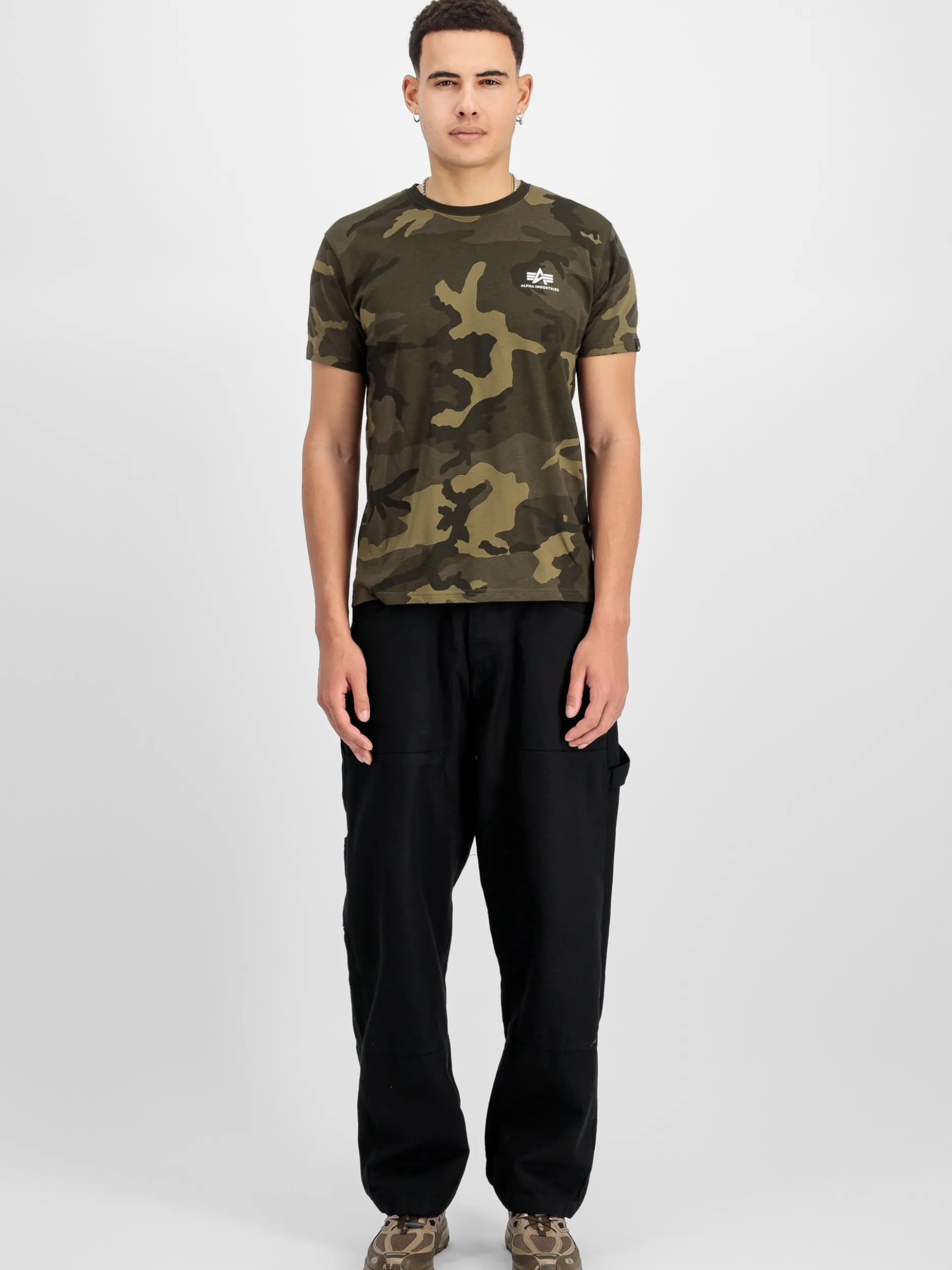 Alpha Industries Herren T-Shirt in oliv