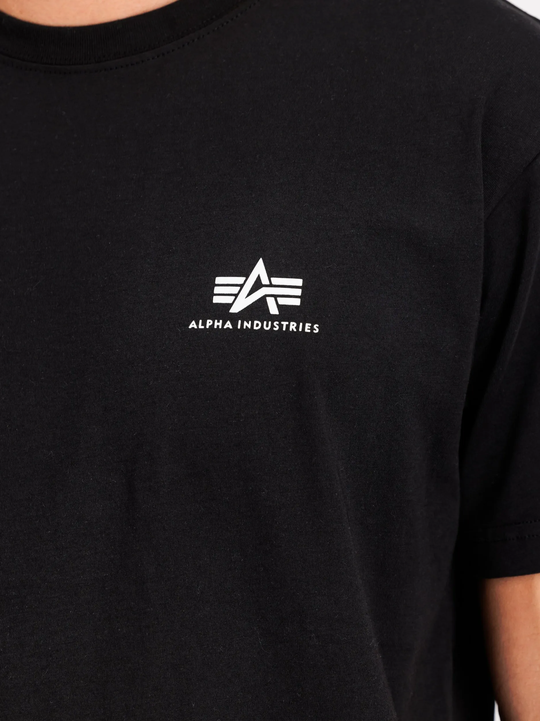 Alpha Industries Herren T-Shirt in schwarz