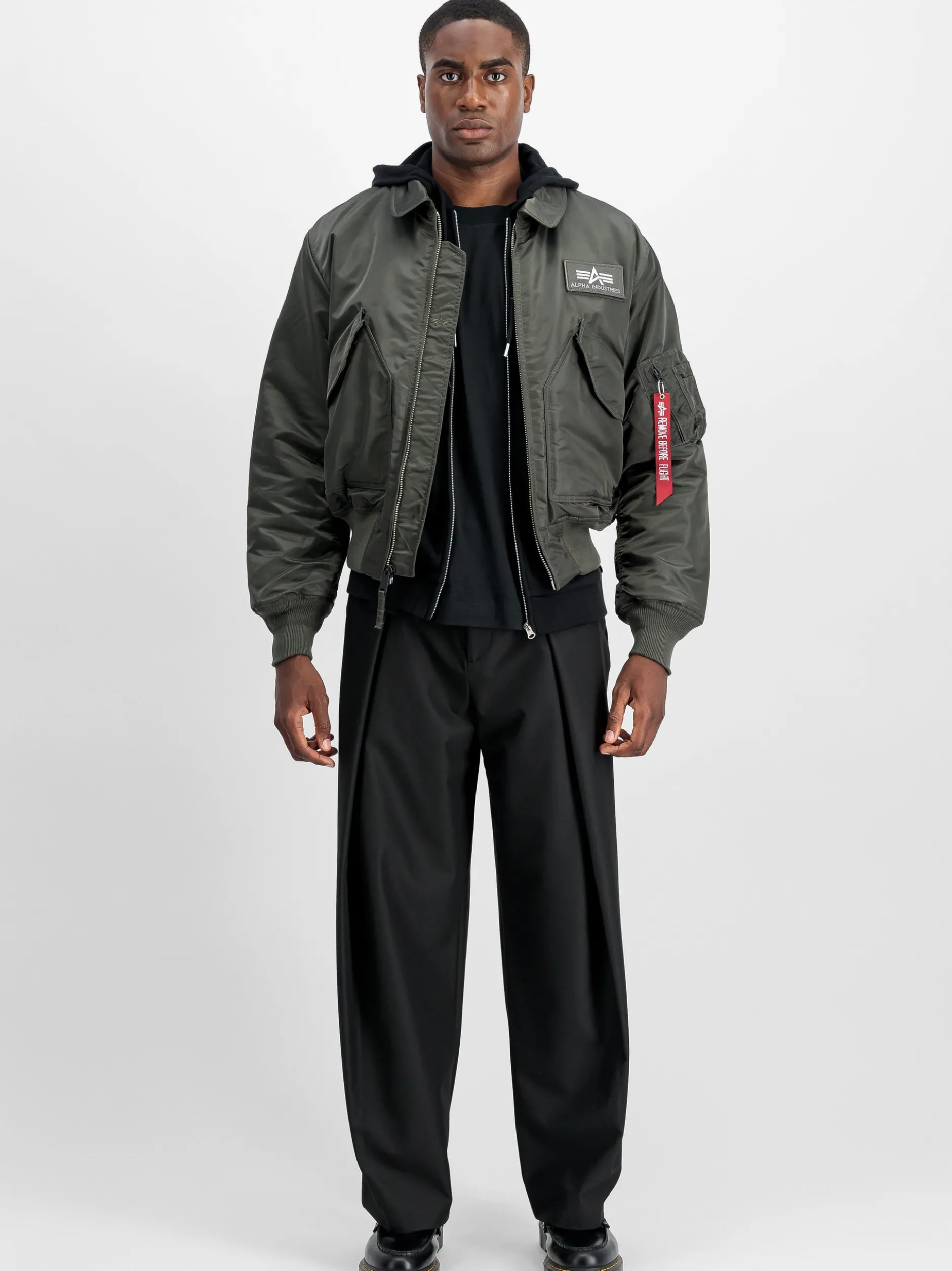 Alpha Industries Unisex Bomberjacke in schlamm