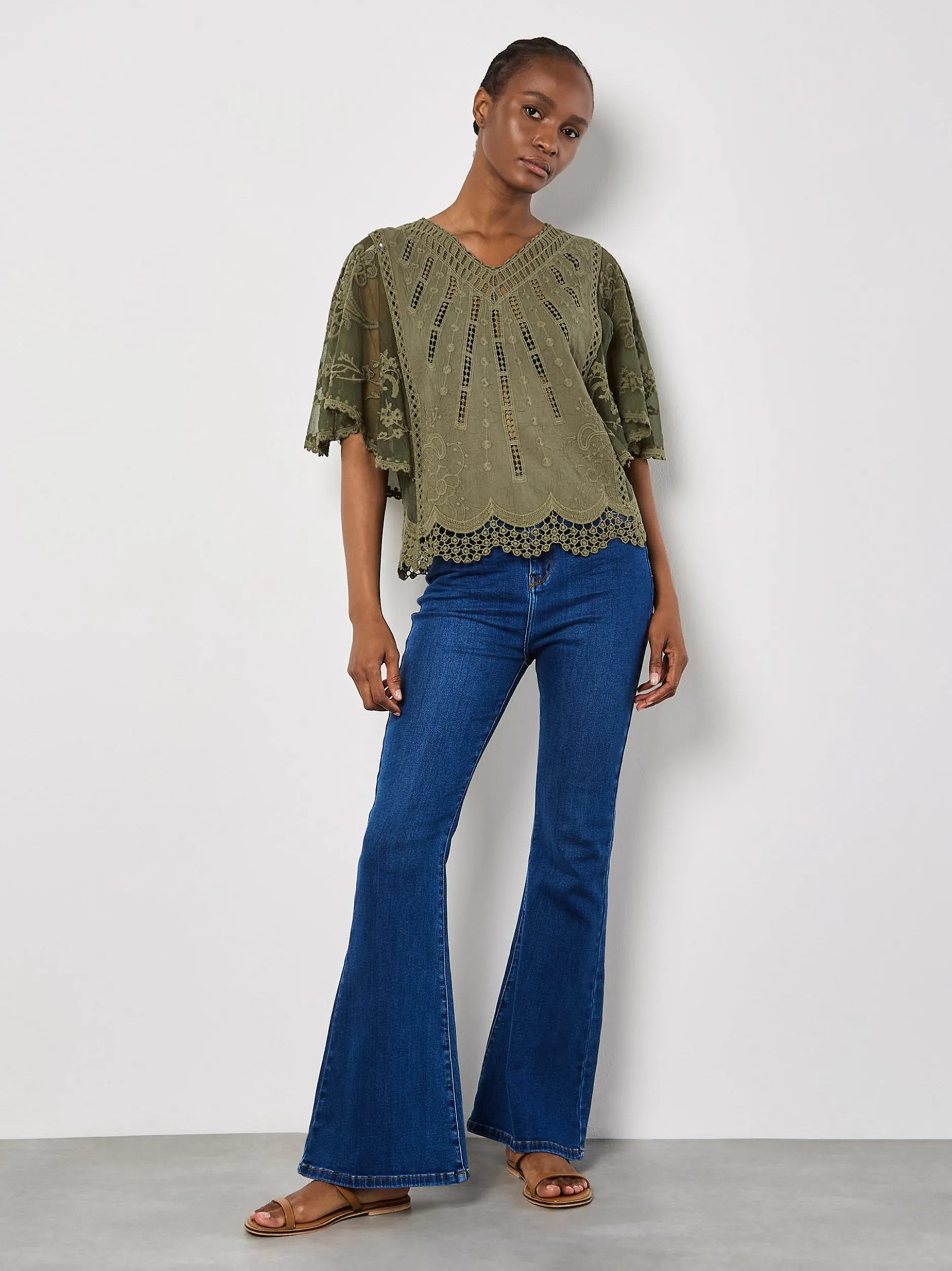 Apricot Damen Bluse in khaki - Ausschnitt: V-Ausschnitt