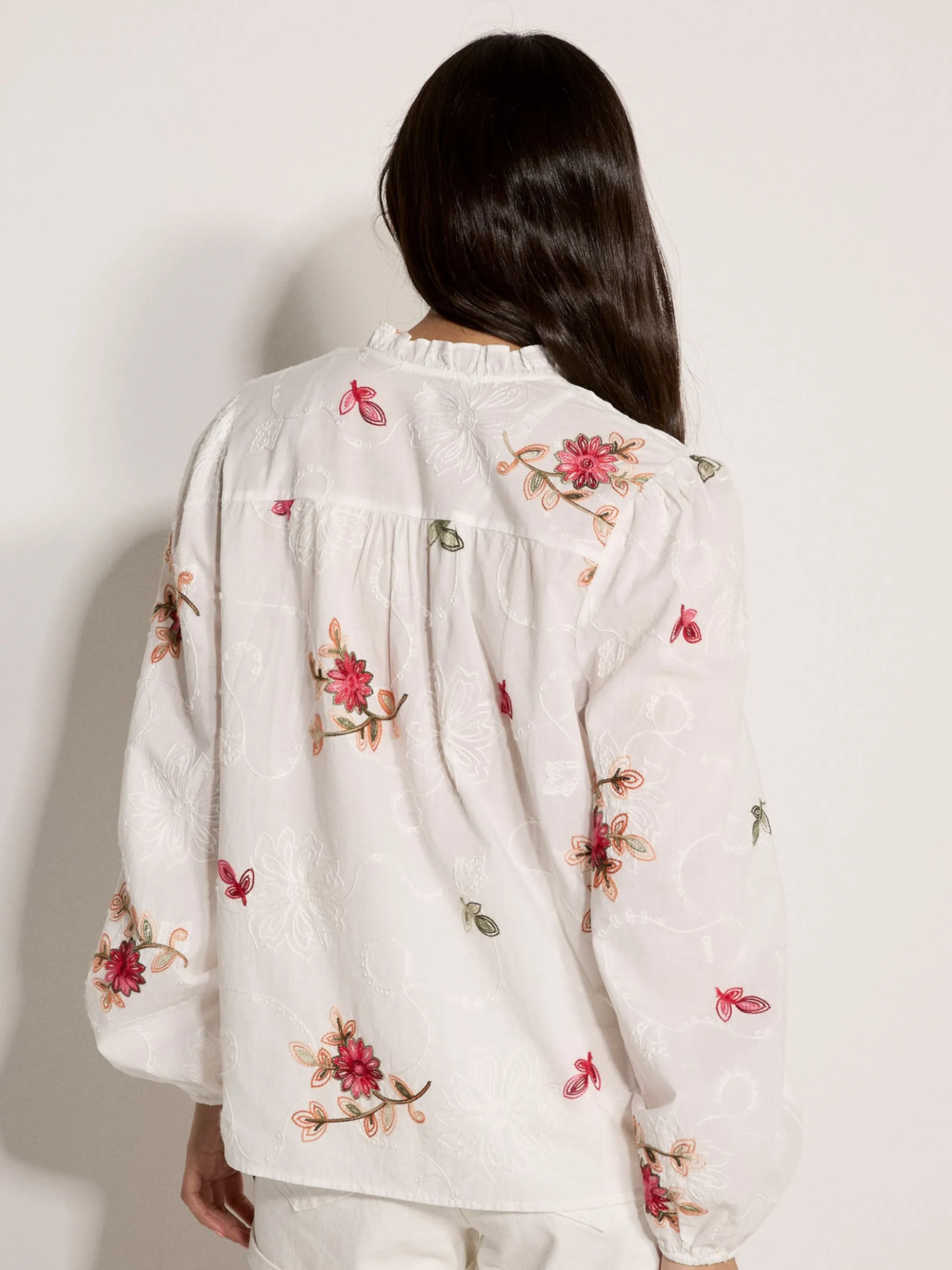 Apricot Damen Bluse in weiß - Ausschnitt: V-Ausschnitt