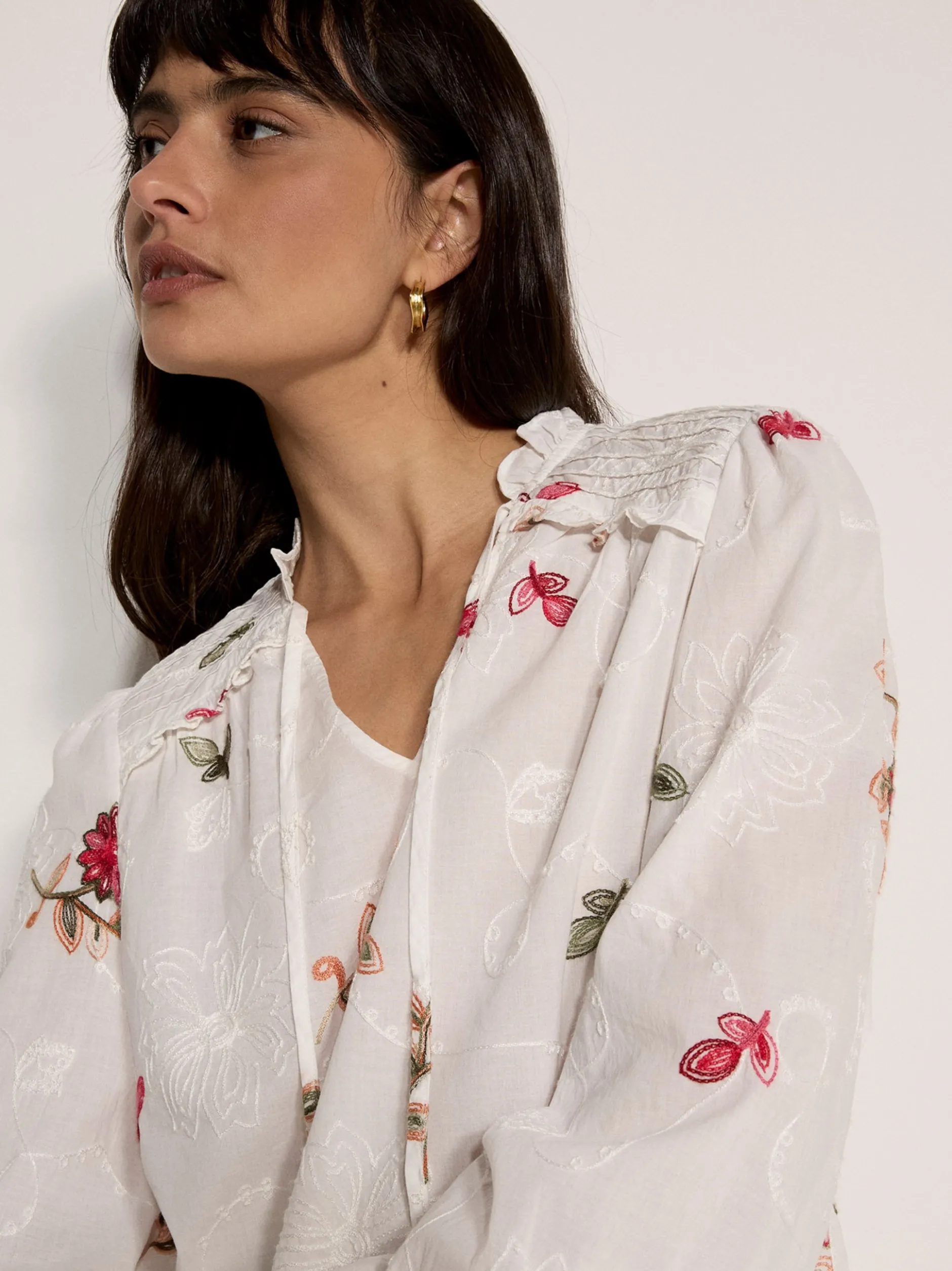 Apricot Damen Bluse in weiß - Ausschnitt: V-Ausschnitt