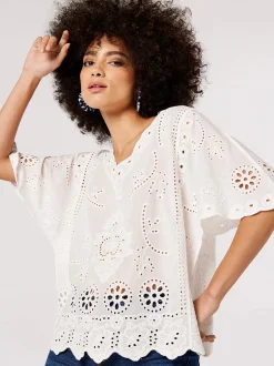 Apricot Damen Bluse in weiß - Ausschnitt: V-Ausschnitt