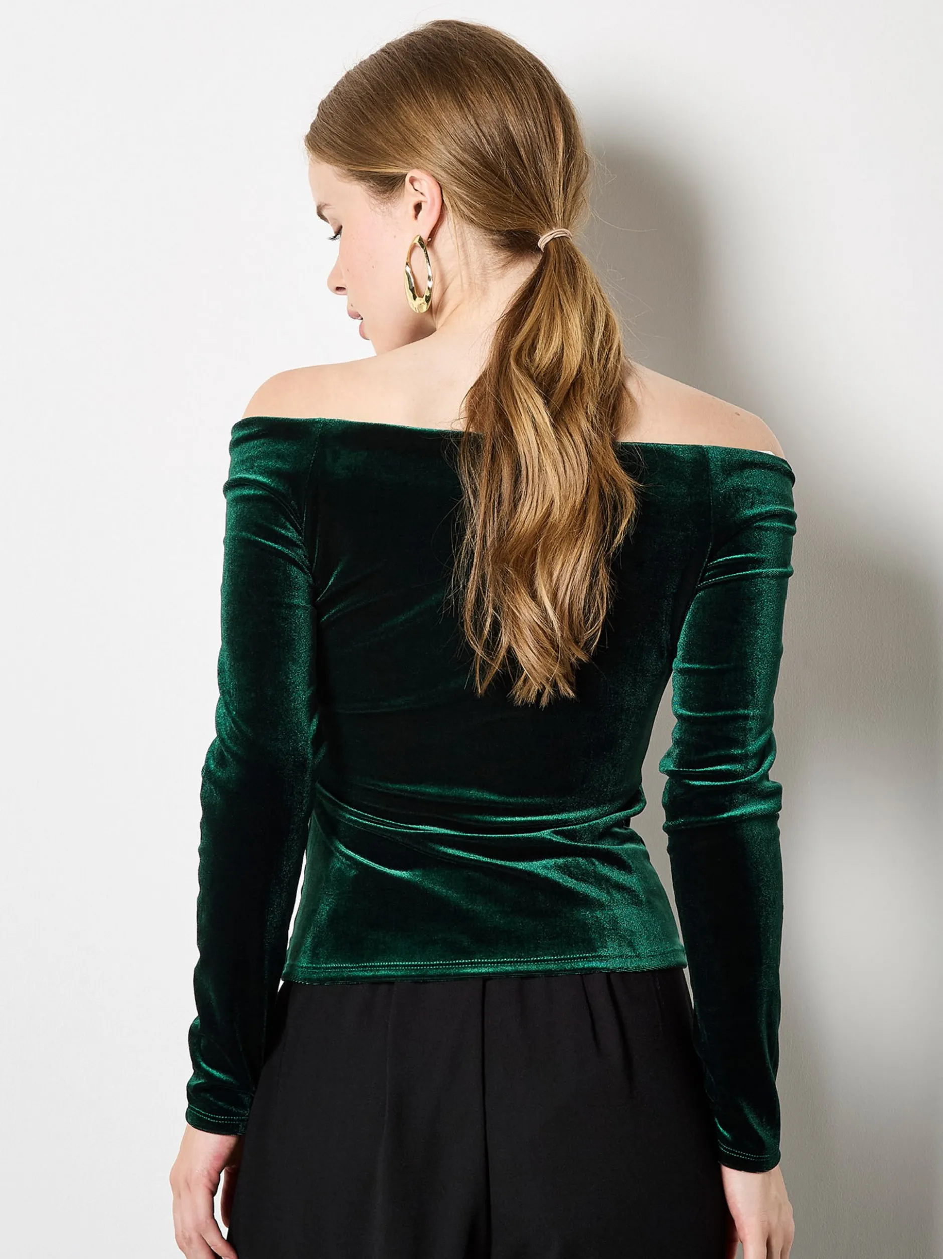 Apricot Damen Langarmshirt in grün - Ausschnitt: Carmen