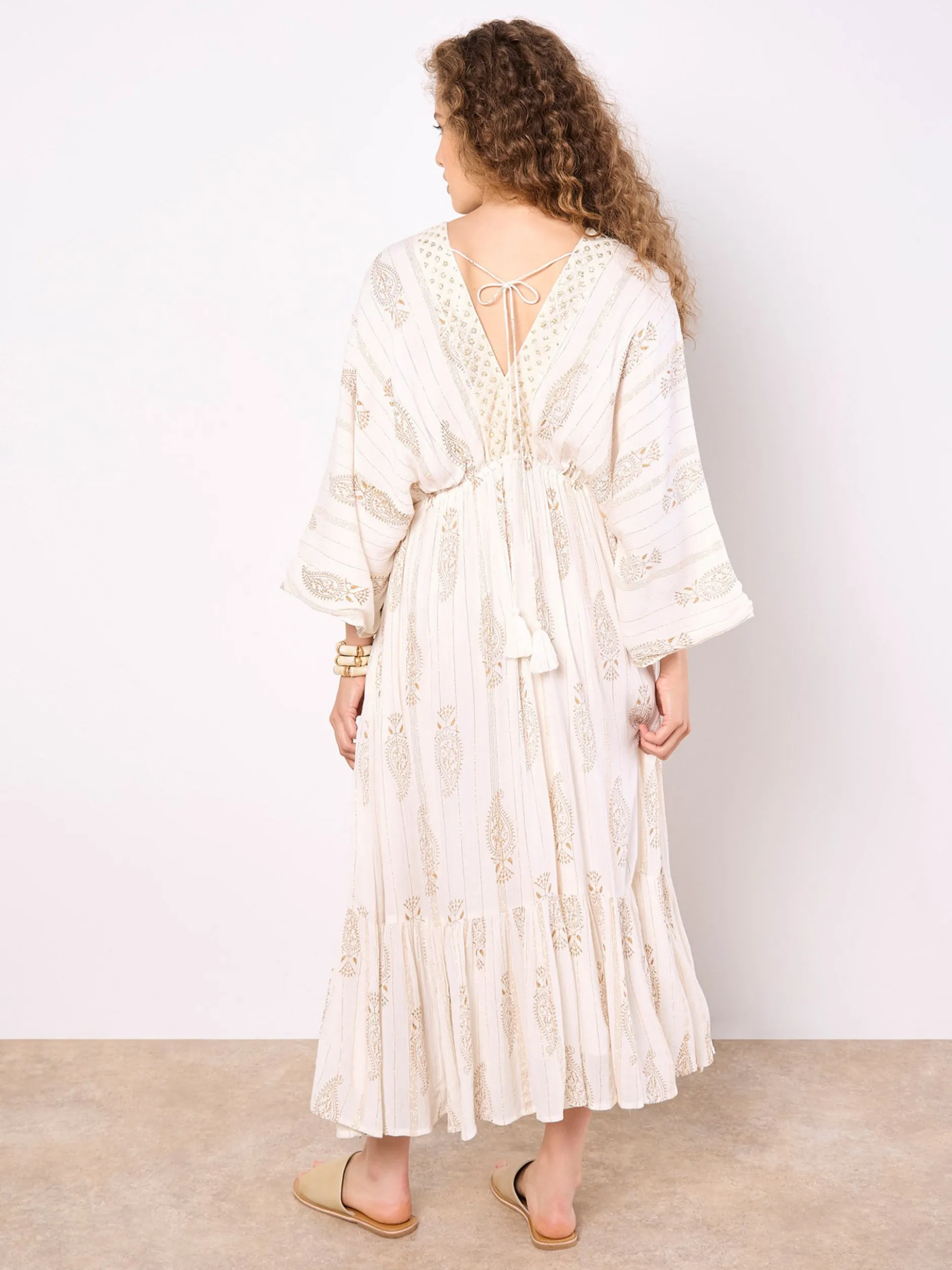 Apricot Damen Maxikleid in beige ecru - Länge: midi