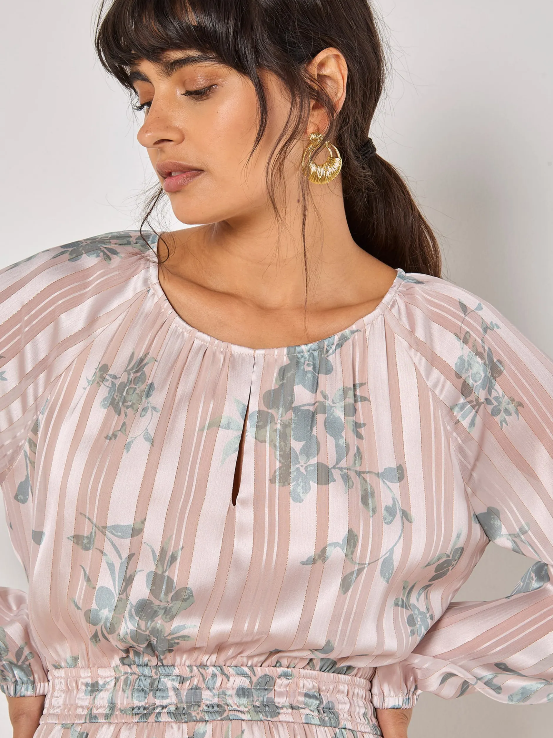 Apricot Damen Maxikleid in beige - Länge: lang