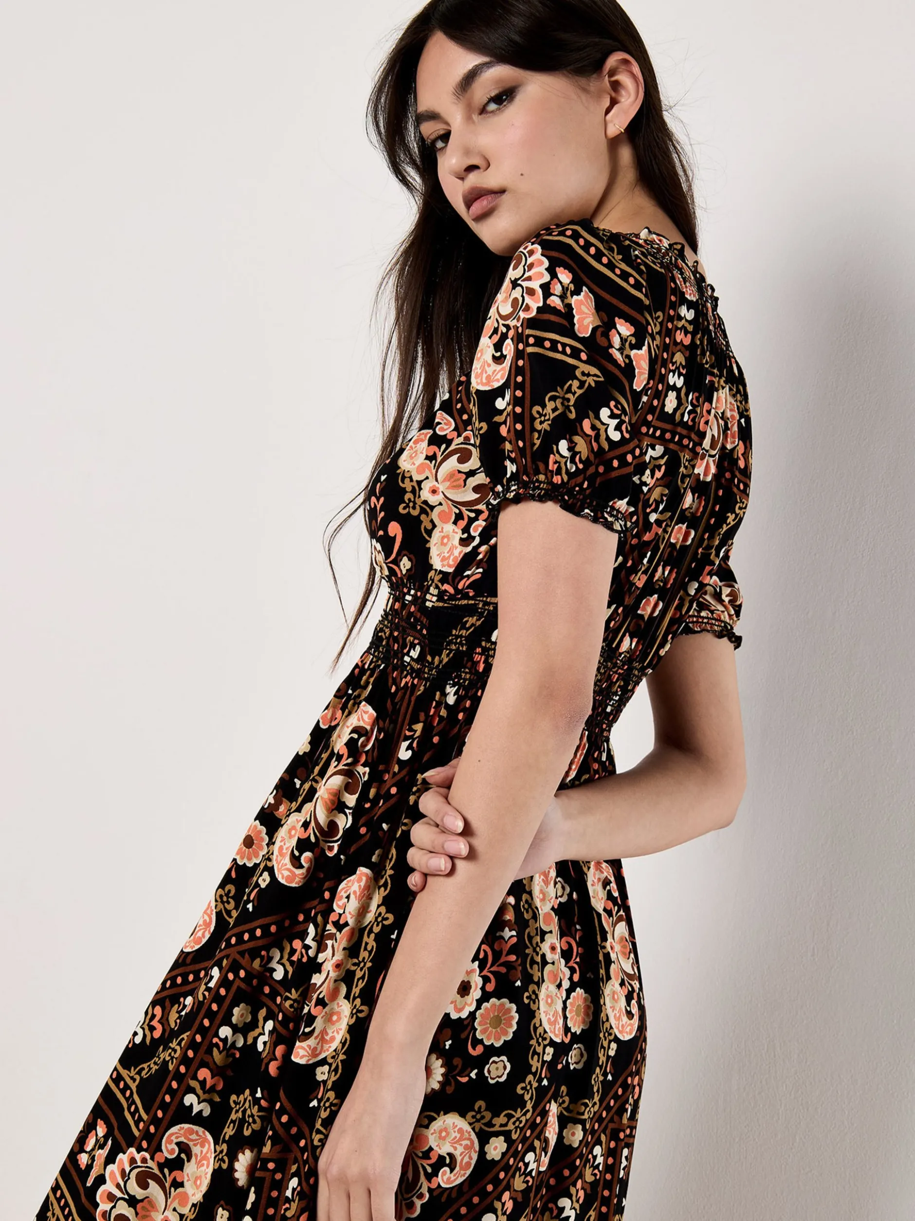 Apricot Damen Maxikleid in schwarz - Länge: lang