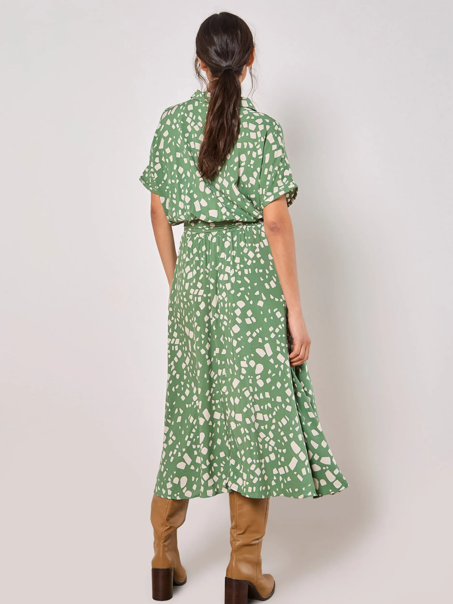 Apricot Damen Midikleid in grün - Länge: midi