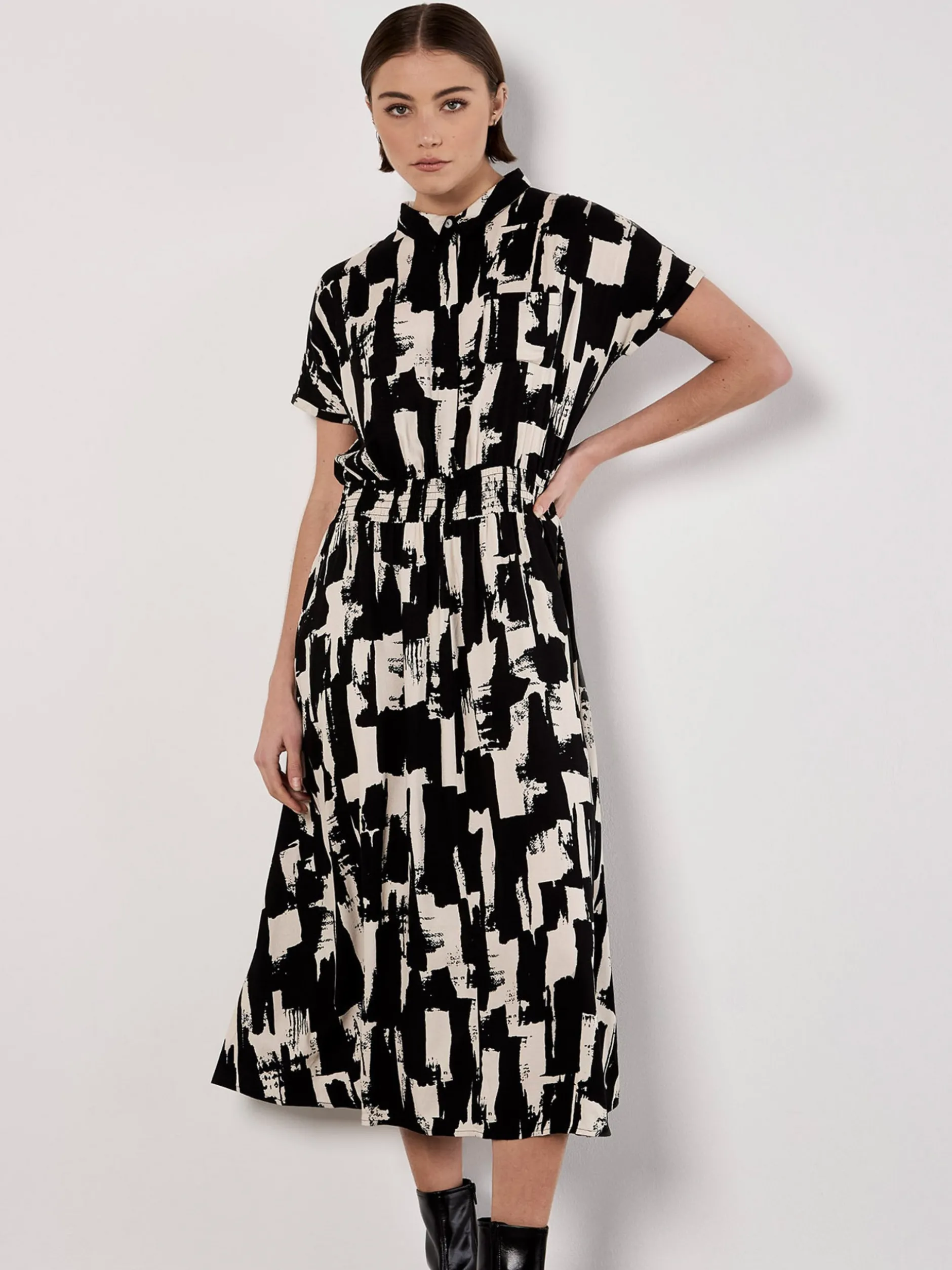 Apricot Damen Midikleid in schwarz - Länge: midi