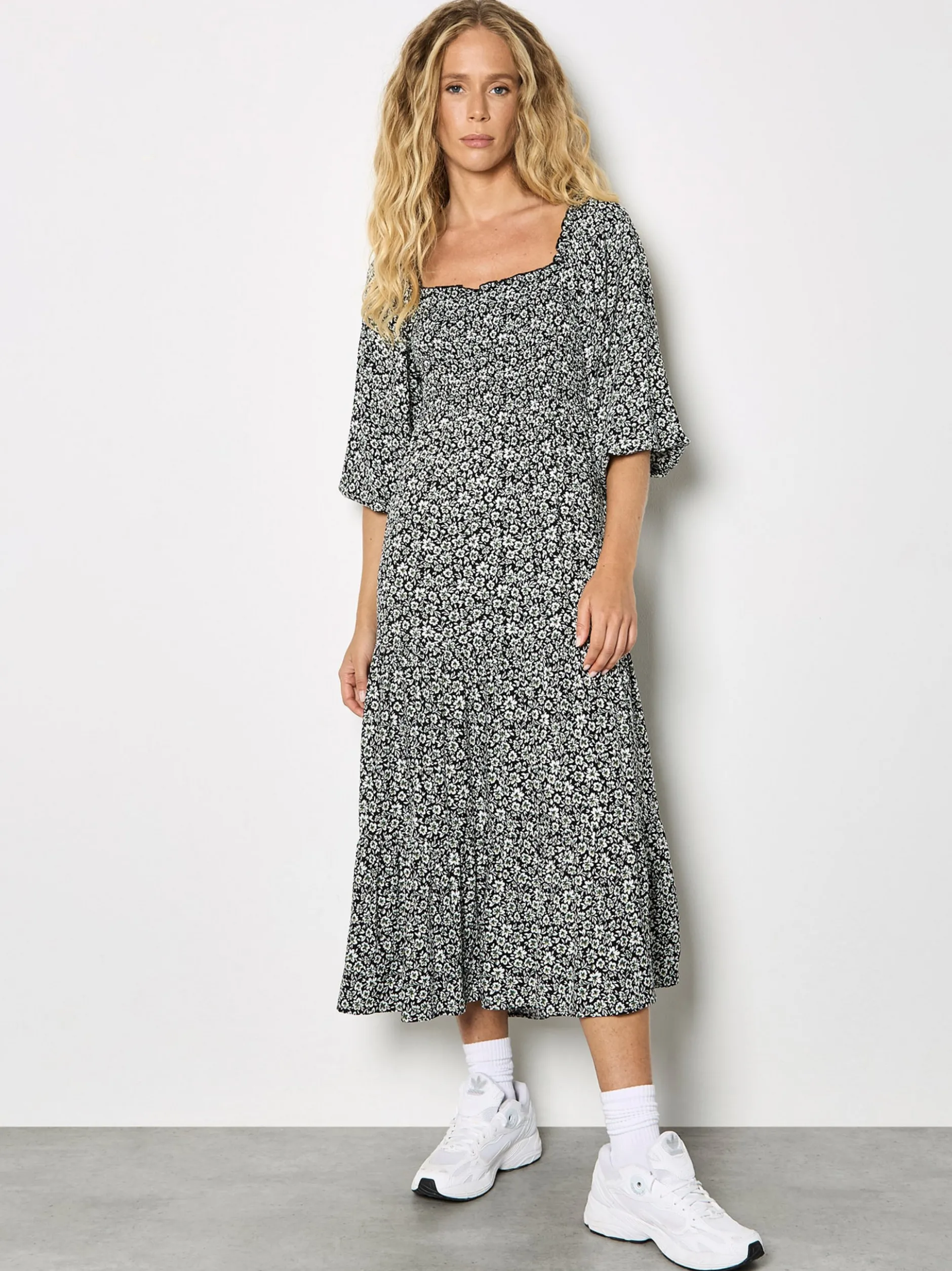 Apricot Damen Midikleid in schwarz - Länge: midi