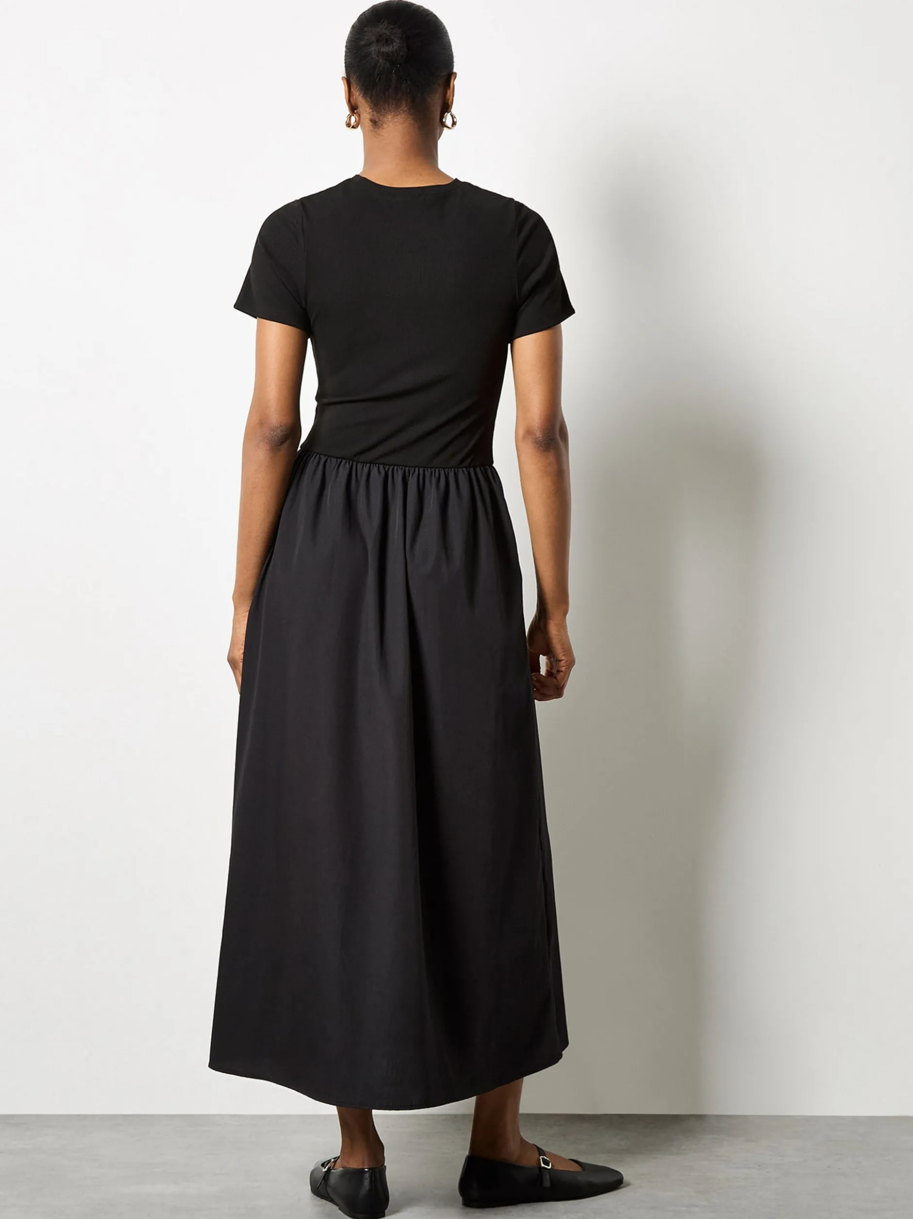 Apricot Damen Midikleid in schwarz - Länge: midi