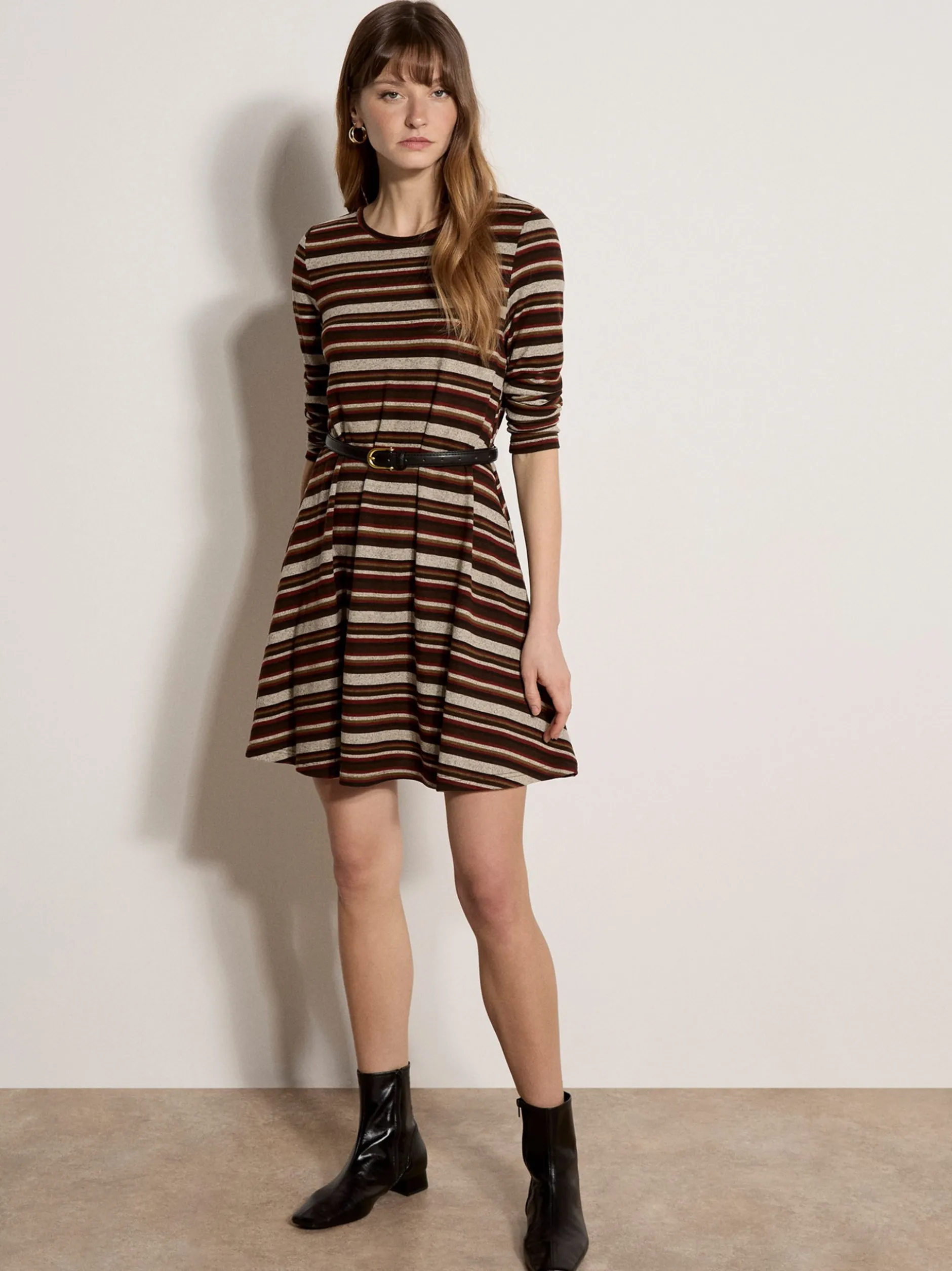 Apricot Damen Minikleid in braun - Ausschnitt: Rundhals