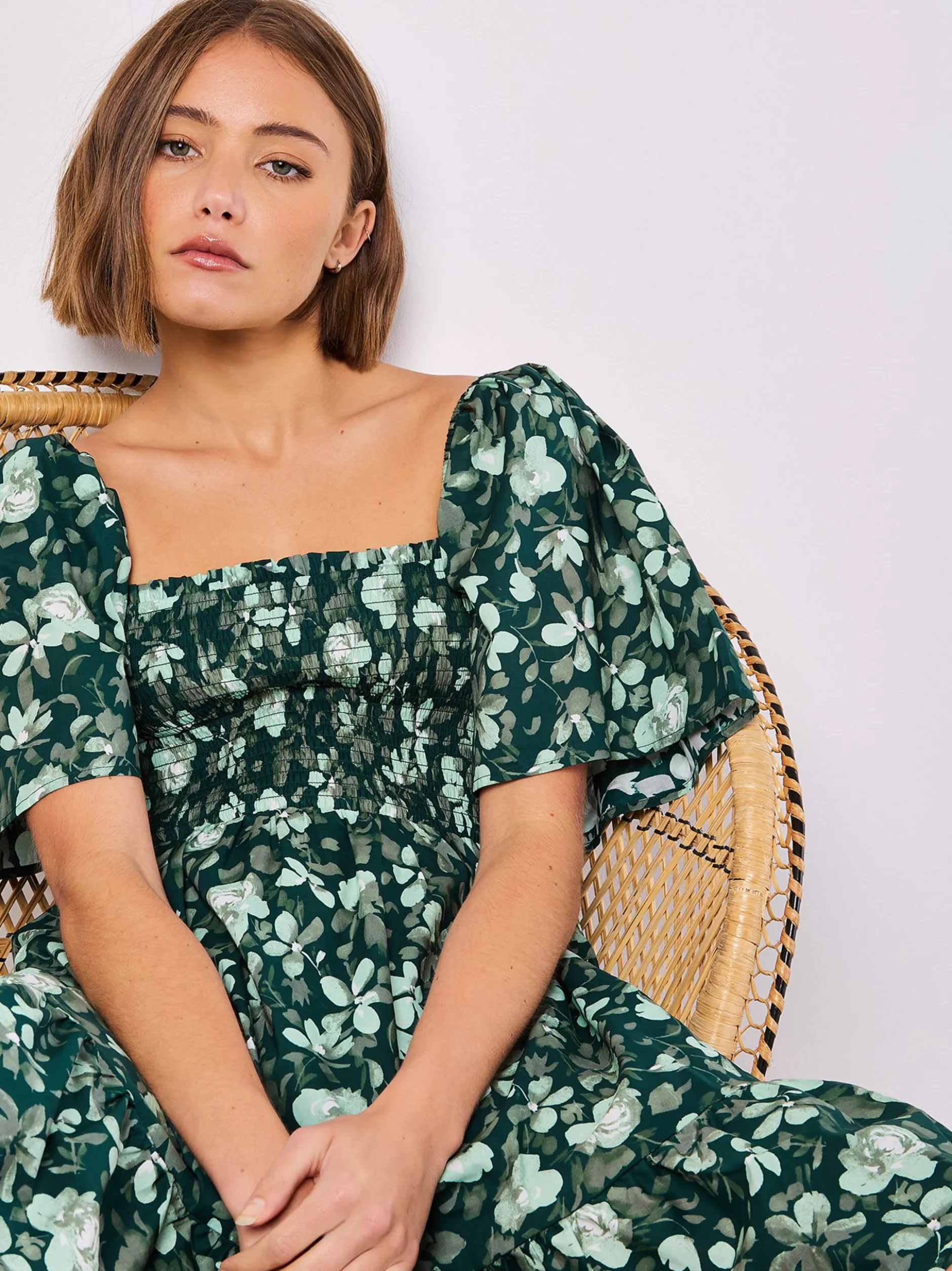 Apricot Damen Minikleid in grün - Ausschnitt: Karree