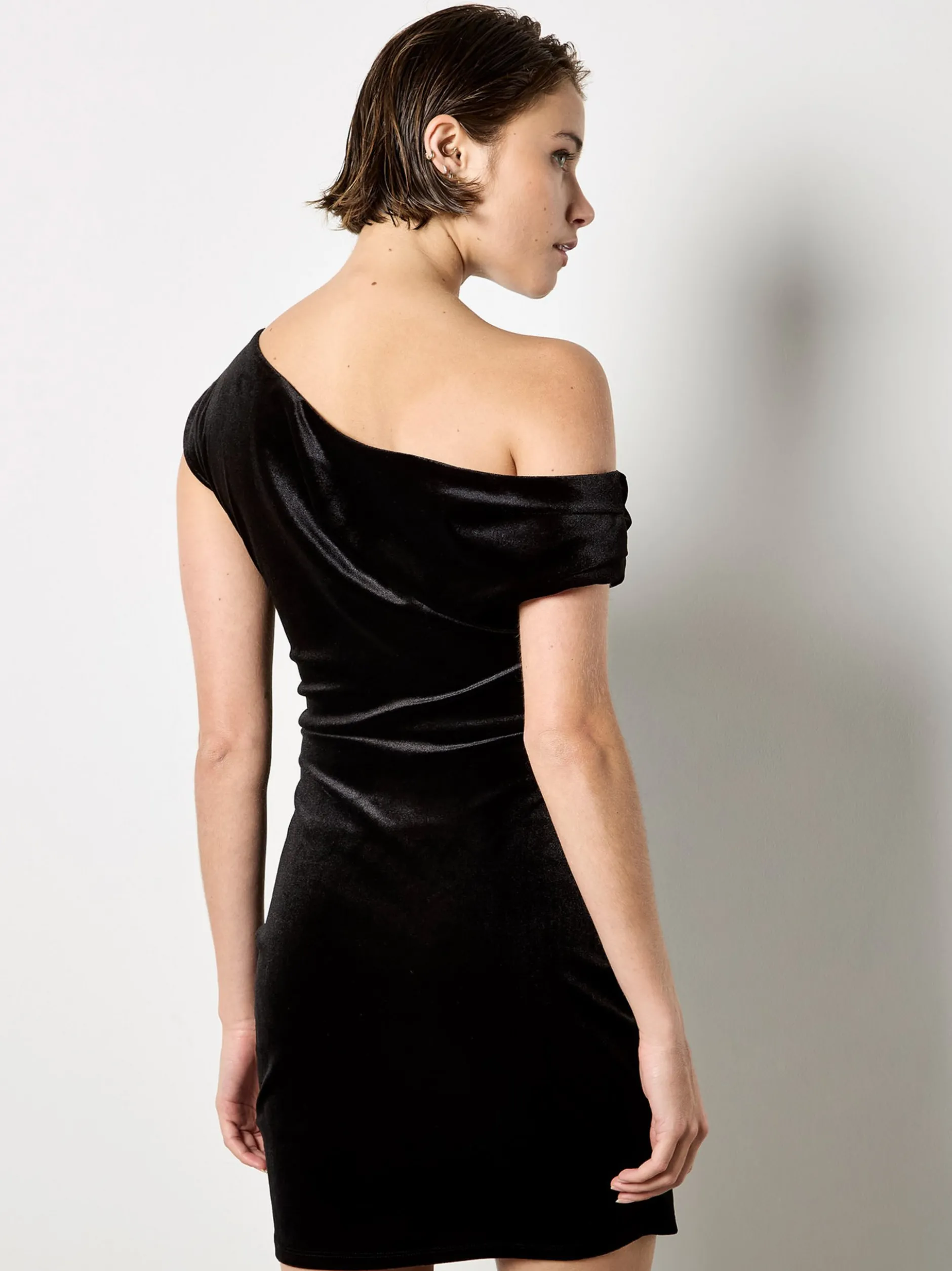 Apricot Damen Minikleid in schwarz - Ausschnitt: Carmen