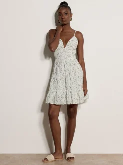 Apricot Damen Minikleid in weiß - Ausschnitt: Rundhals