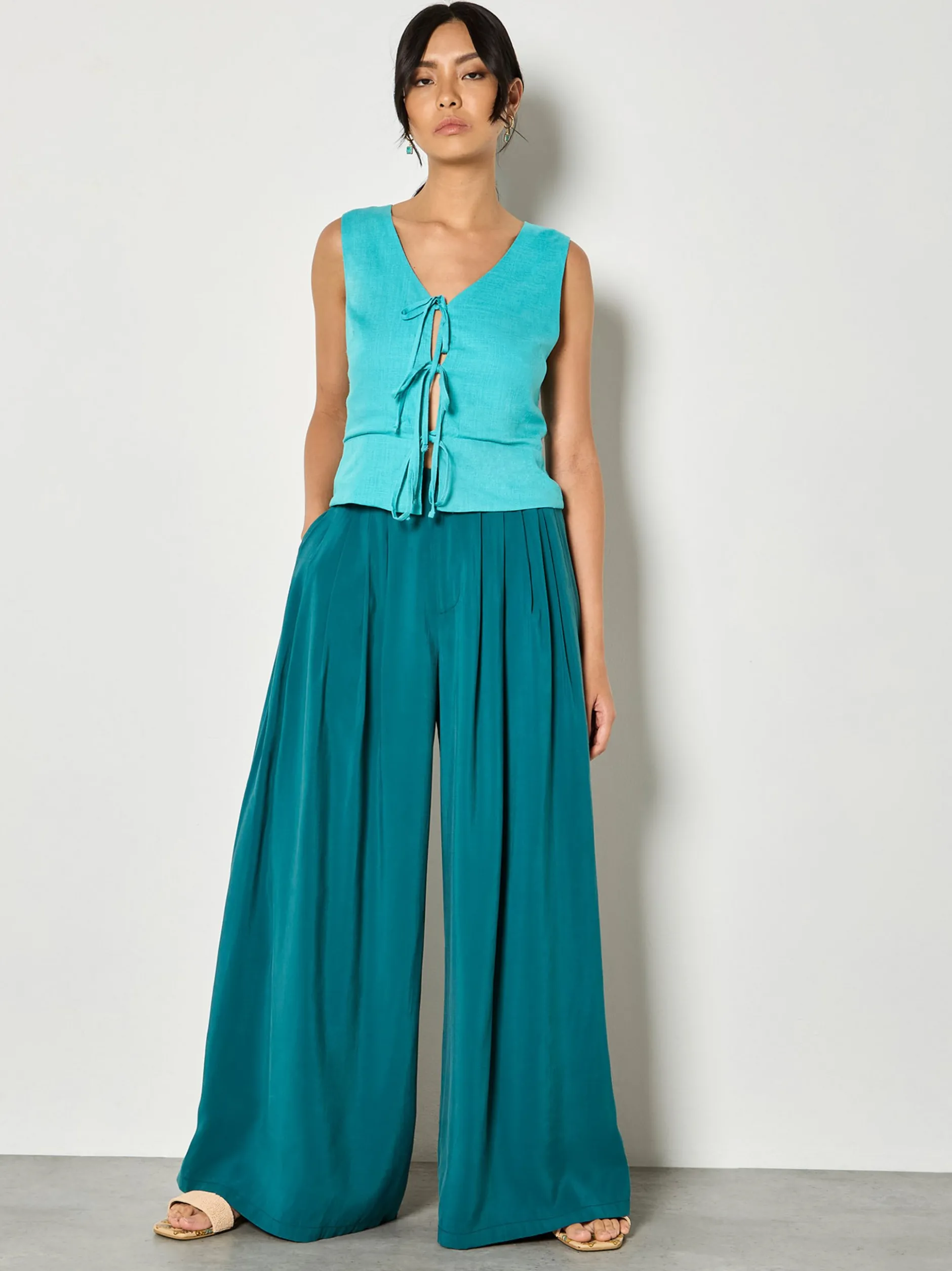 Apricot Damen Top in aqua - Ausschnitt: V-Ausschnitt