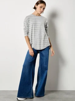 Apricot Damen Top in grau - Ausschnitt: Rundhals