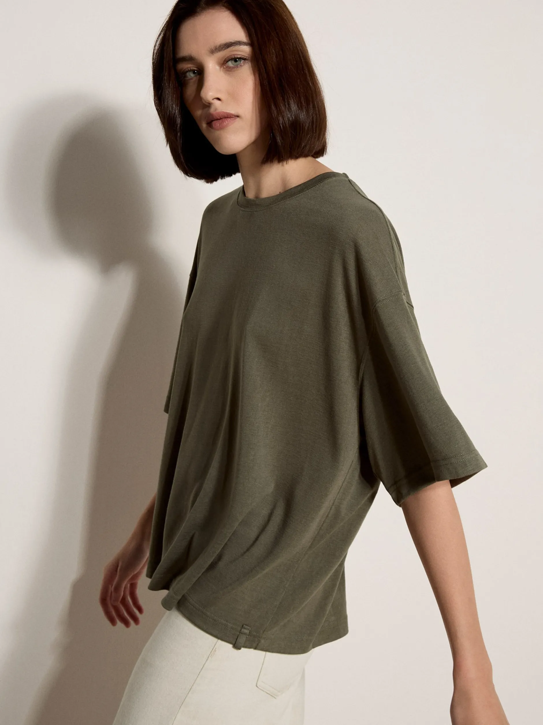 Apricot Damen T-Shirt in oliv - Ausschnitt: Rundhals