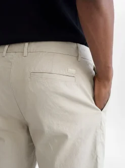 BOSS Herren Chinoshorts - Kane in beige - Länge: kurz