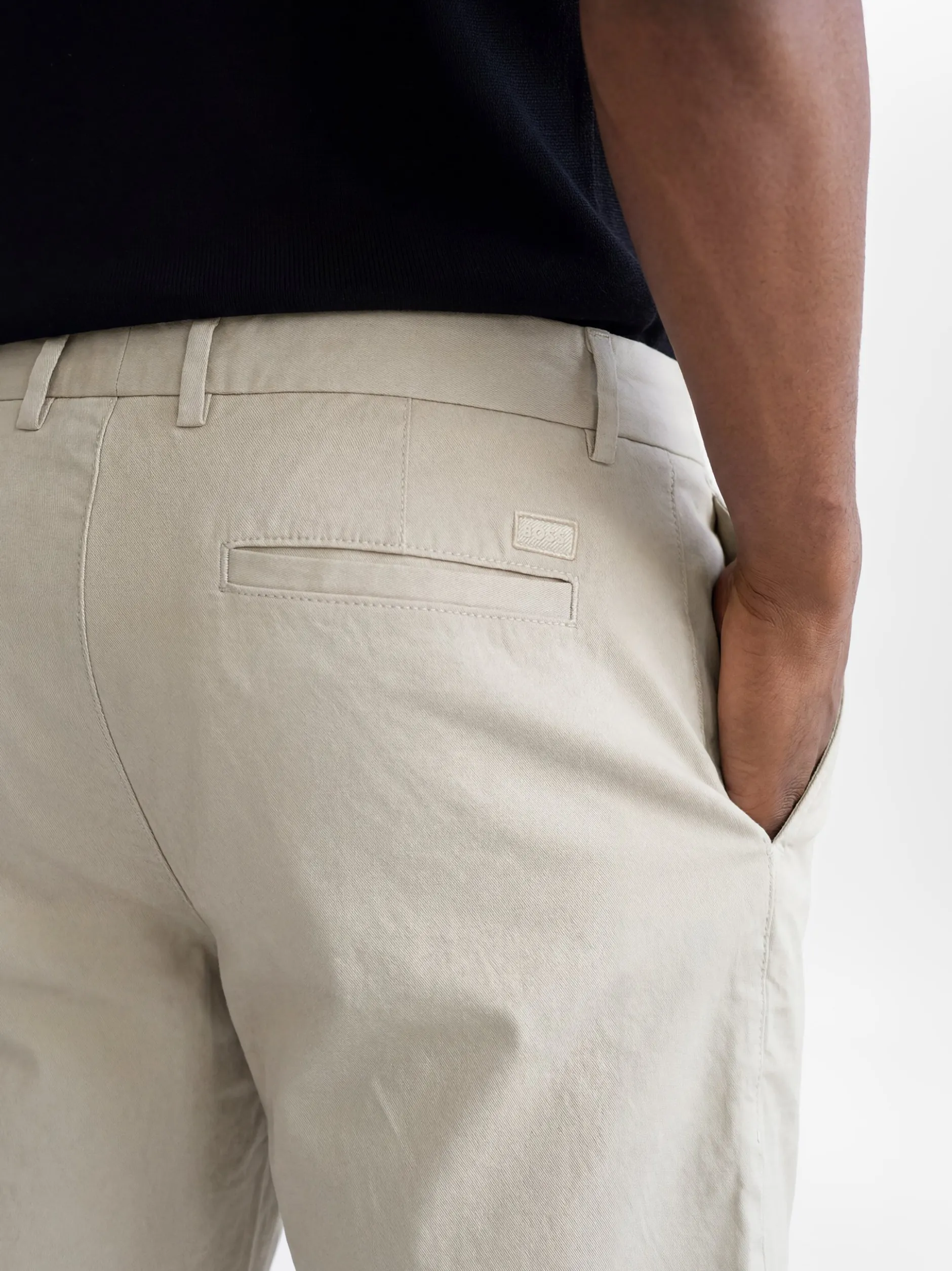 BOSS Herren Chinoshorts - Kane in beige - Länge: kurz