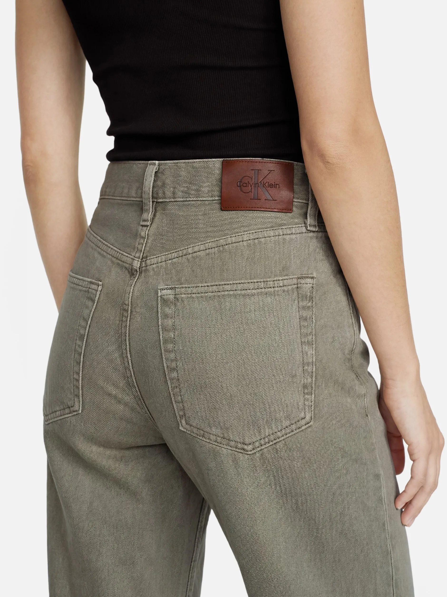 Calvin Klein Jeans Damen Barrel Jeans in schilf