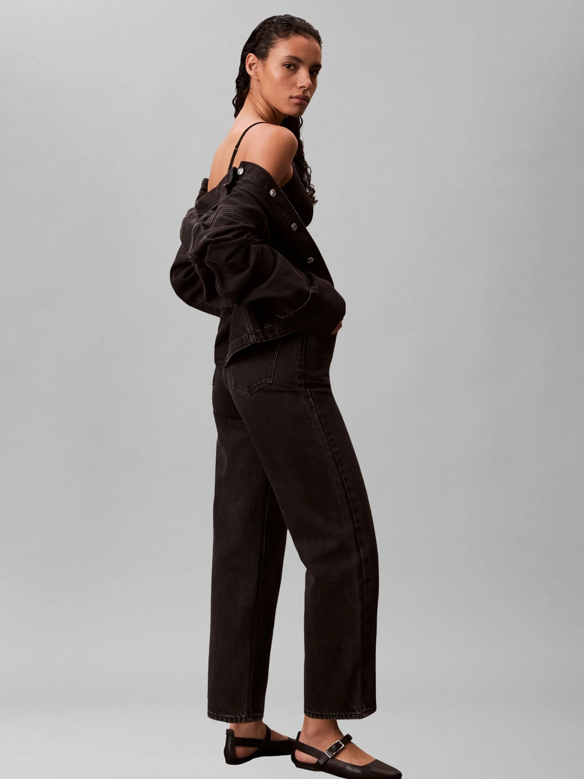 Calvin Klein Jeans Damen Mom Jeans - Barrel in schwarz
