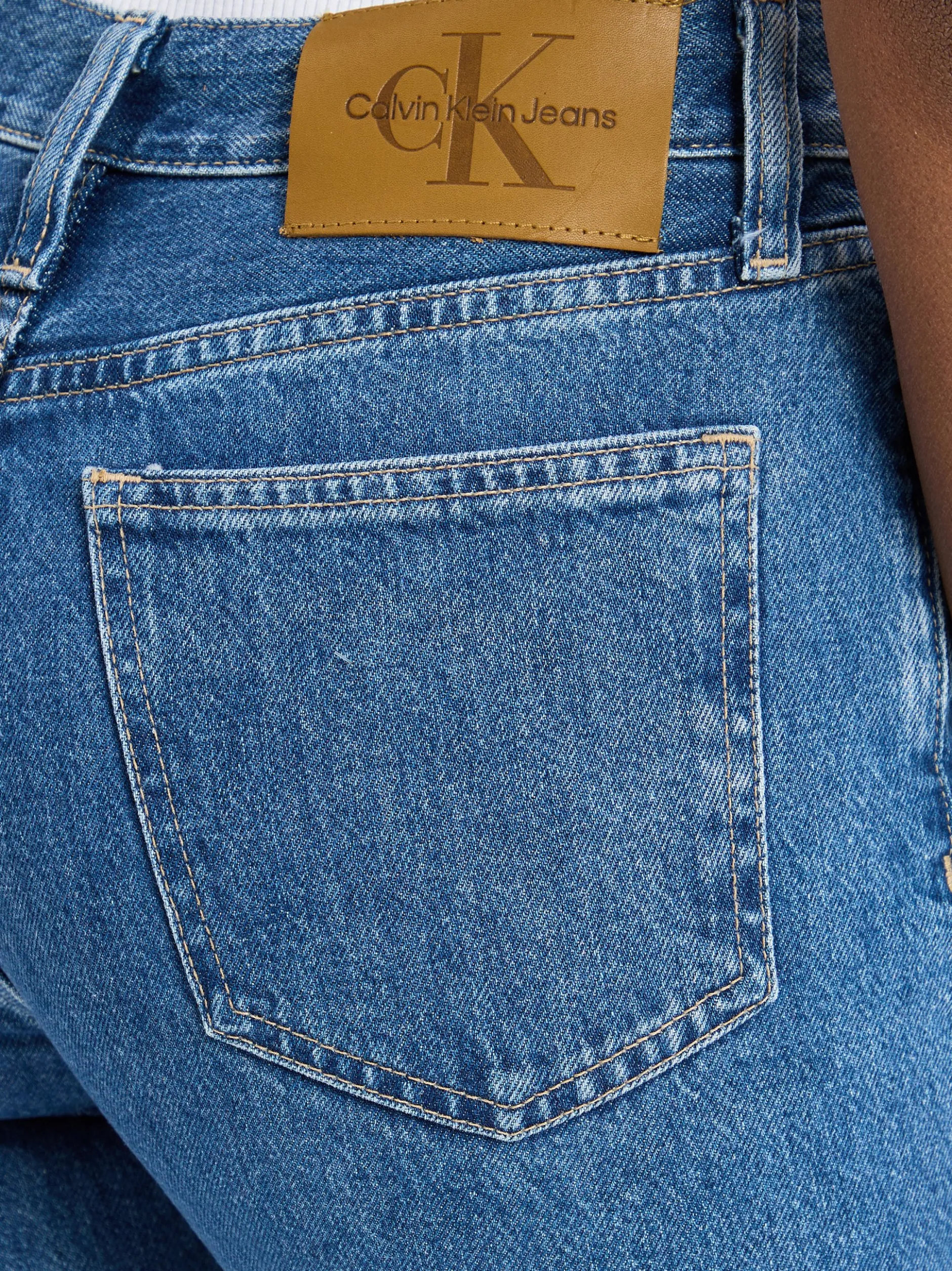 Calvin Klein Jeans Damen Straight Jeans in light stone
