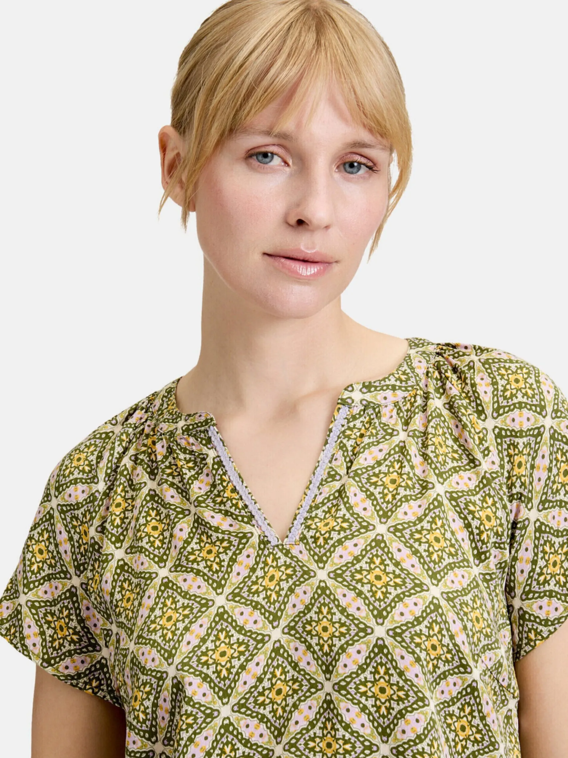 Cartoon Damen Blusenshirt in mehrfarbig