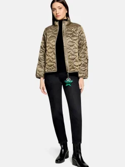 Cartoon Damen Steppjacke in schilf