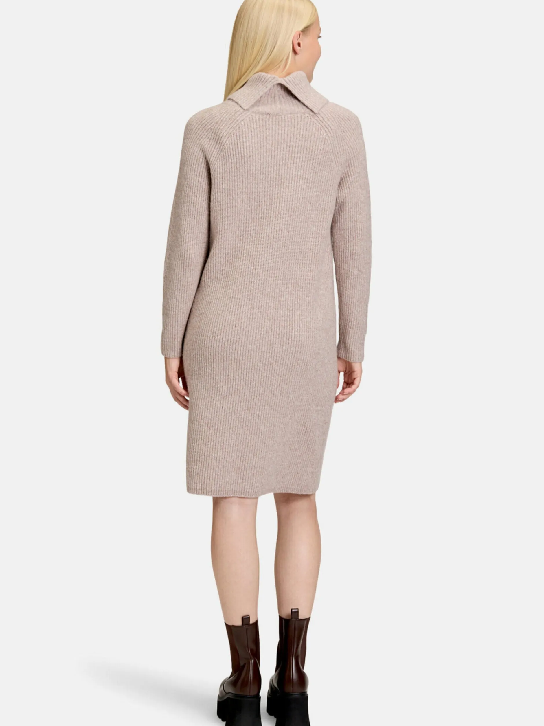 Cartoon Damen Strickkleid in beige