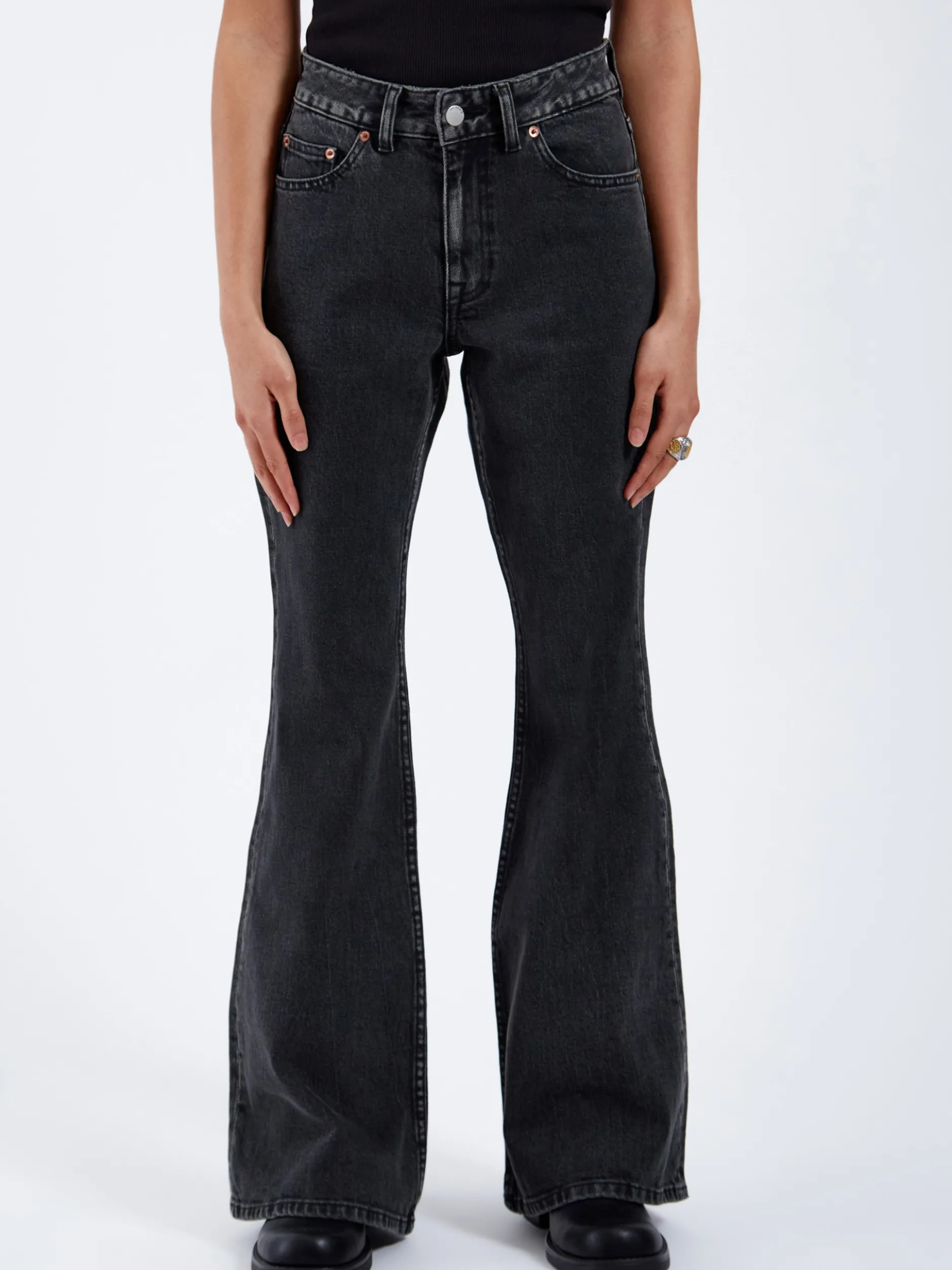 Dr. Denim Damen Jeans – Elba Mid Bootcut in schwarz