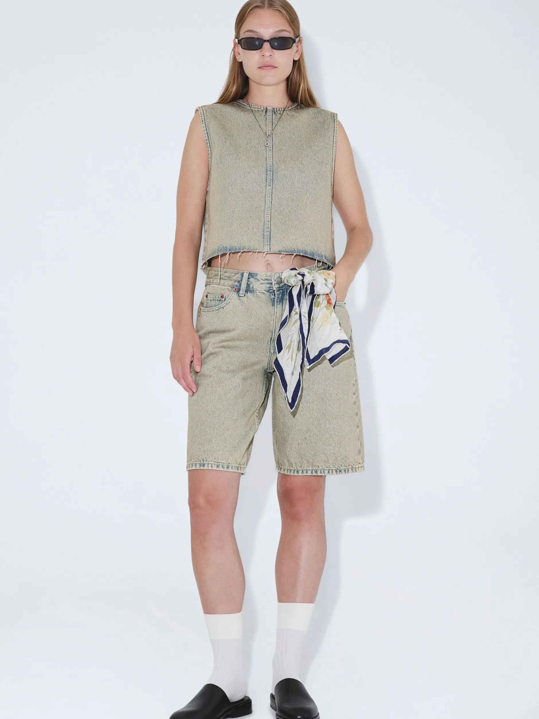 Dr. Denim Damen Shorts – Asra in gelb