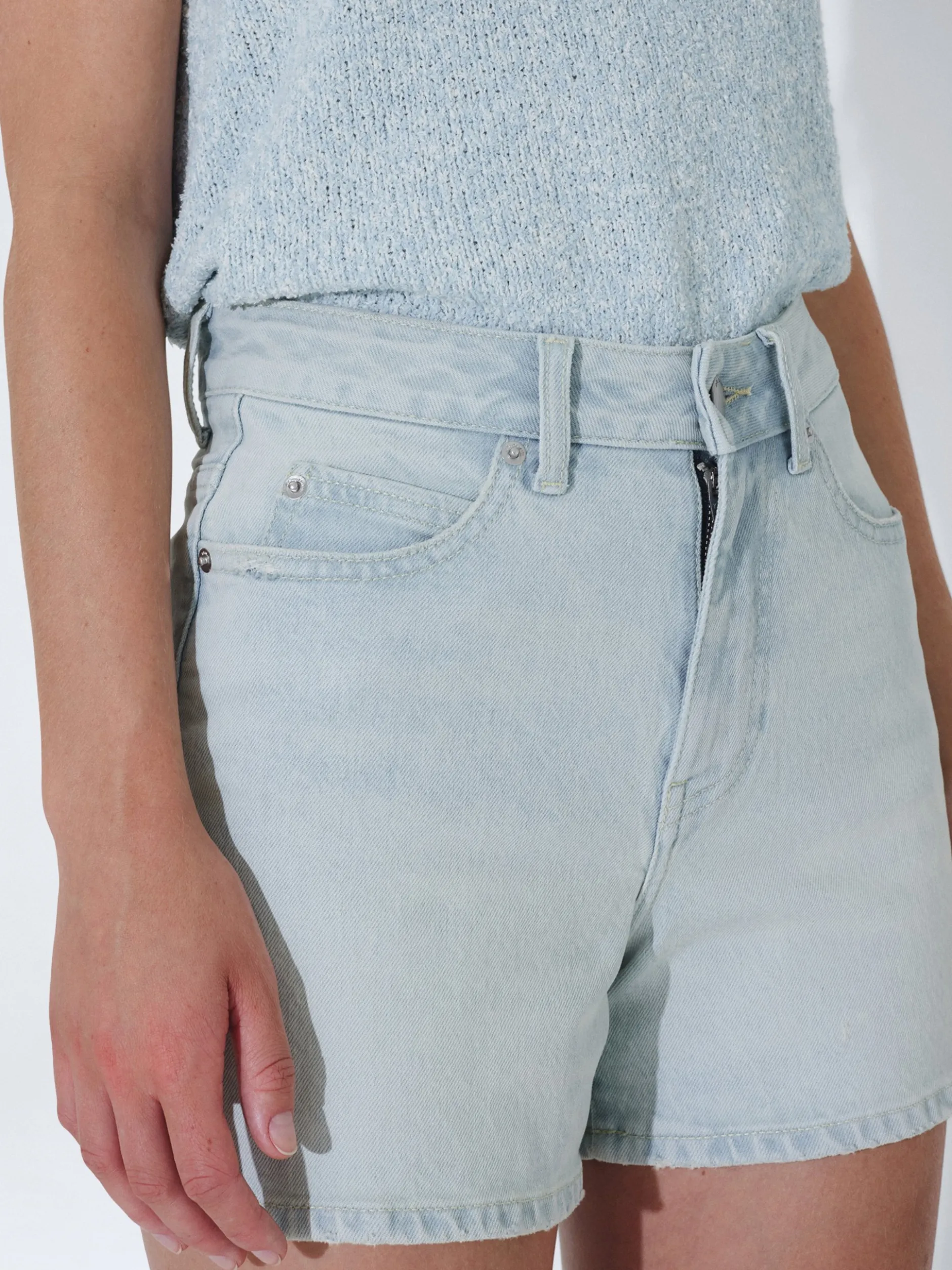 Dr. Denim Damen Shorts – Nora in bleached