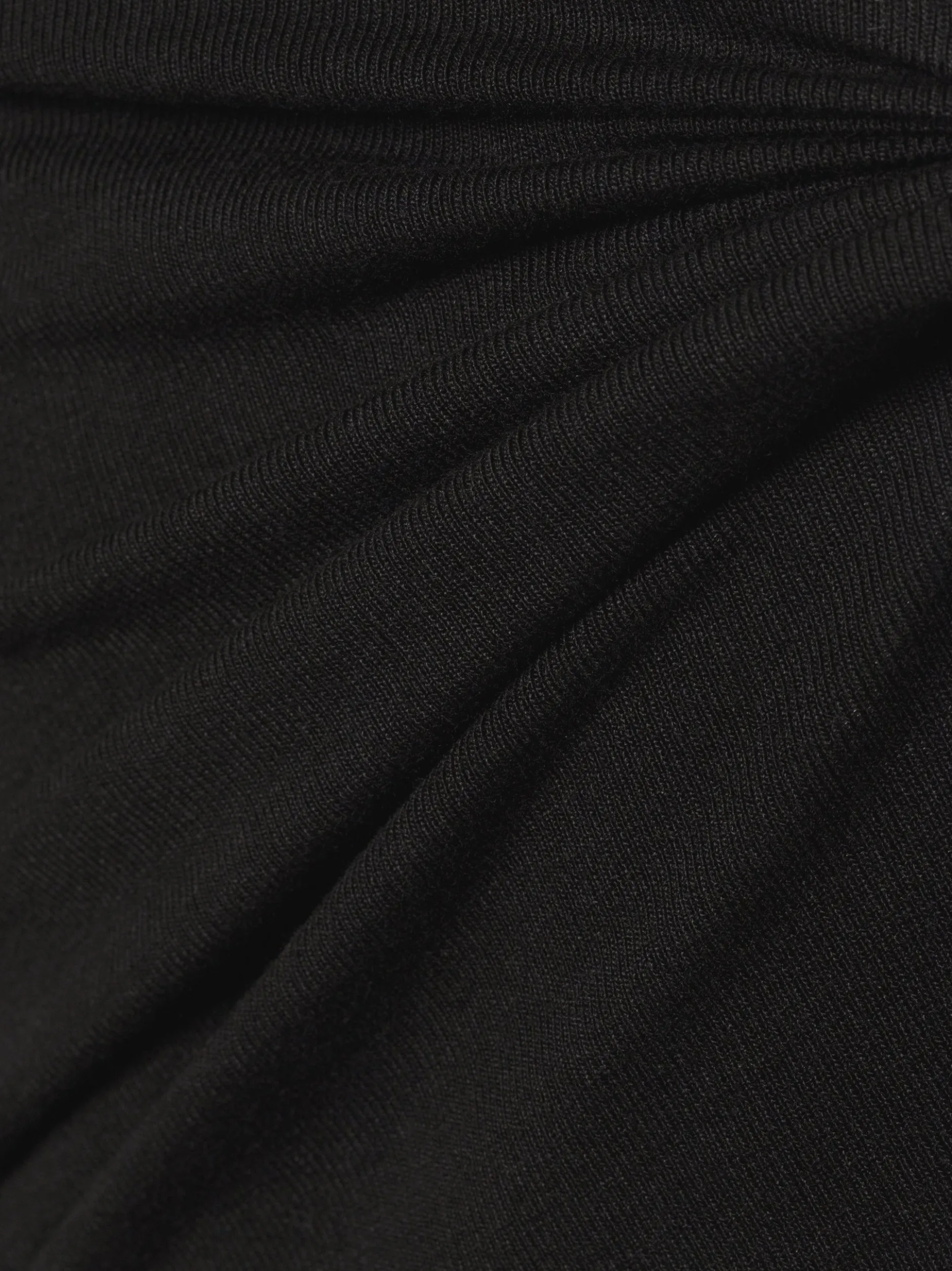 EDITED Damen Langarmshirt - Raya in schwarz