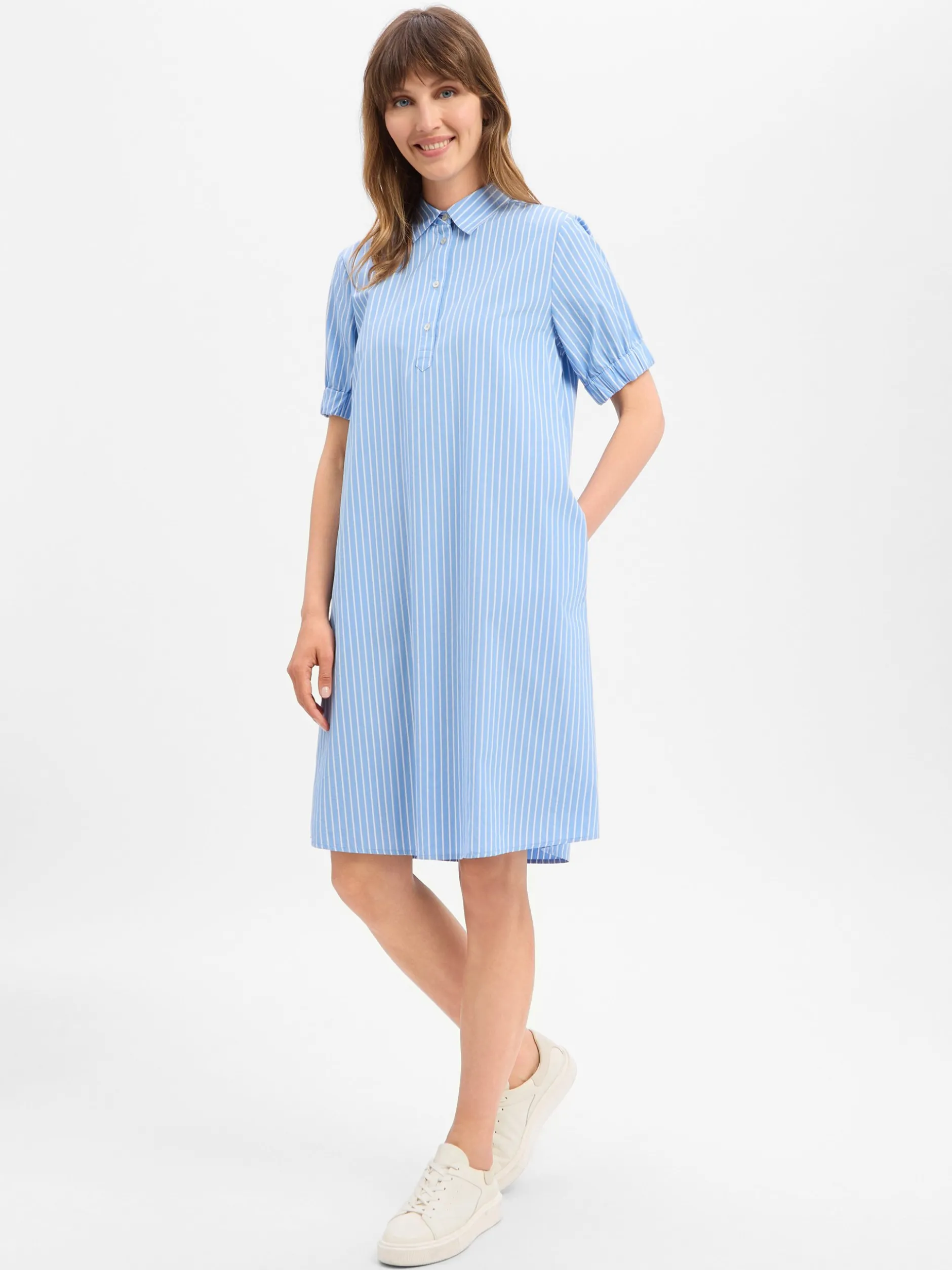 Emily van den Bergh Damen Blusenkleid in hellblau weiß