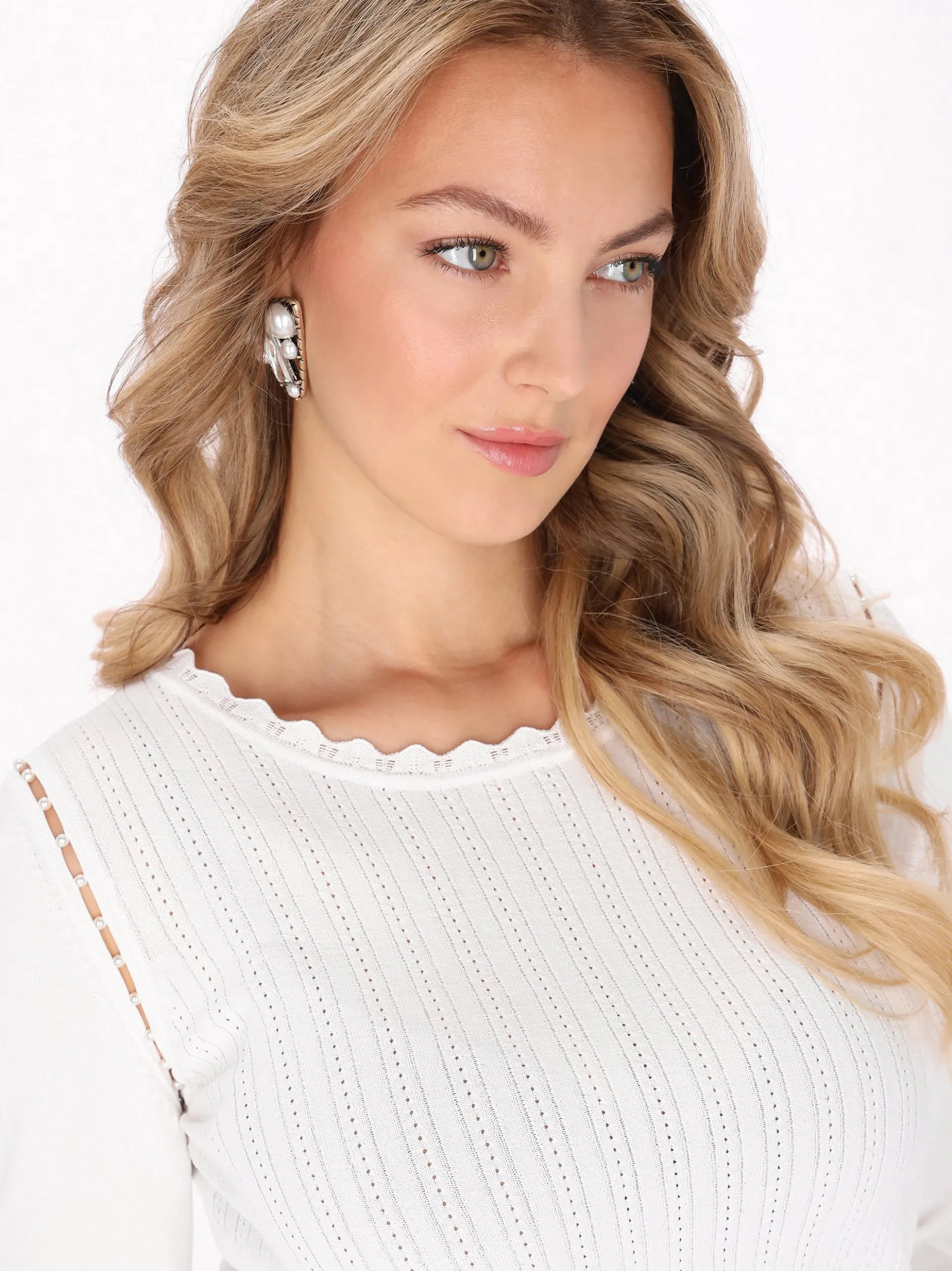 Faina Damen Pullover in weiß - Ausschnitt: Rundhals