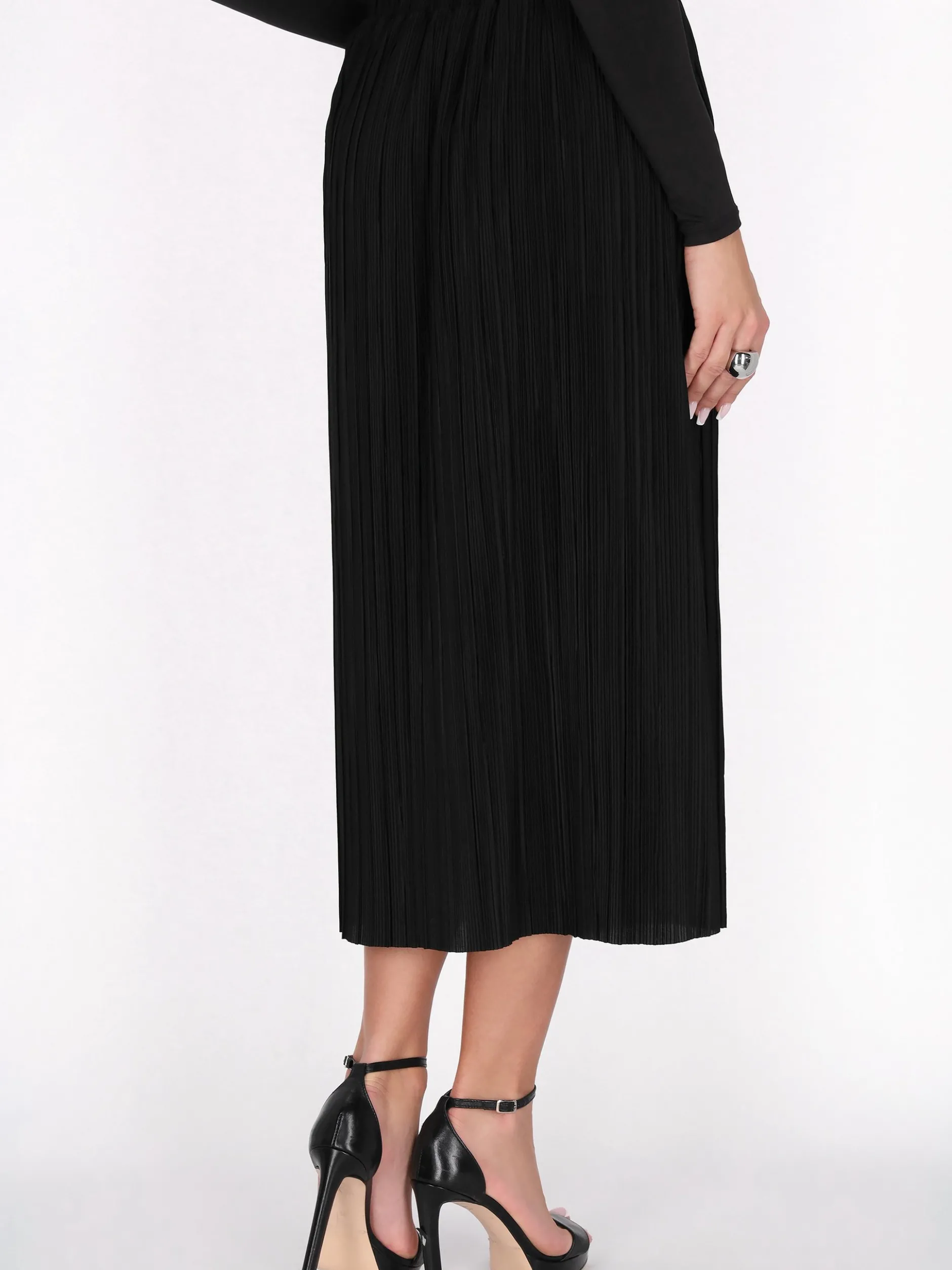 Faina Damen Rock in schwarz