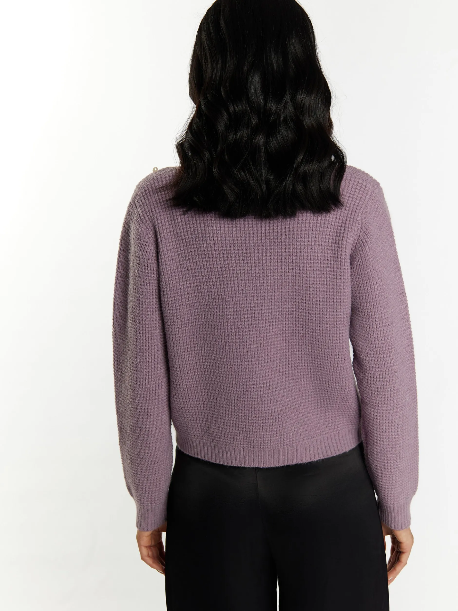 Faina Damen Strickjacke in lila - Ausschnitt: Rundhals