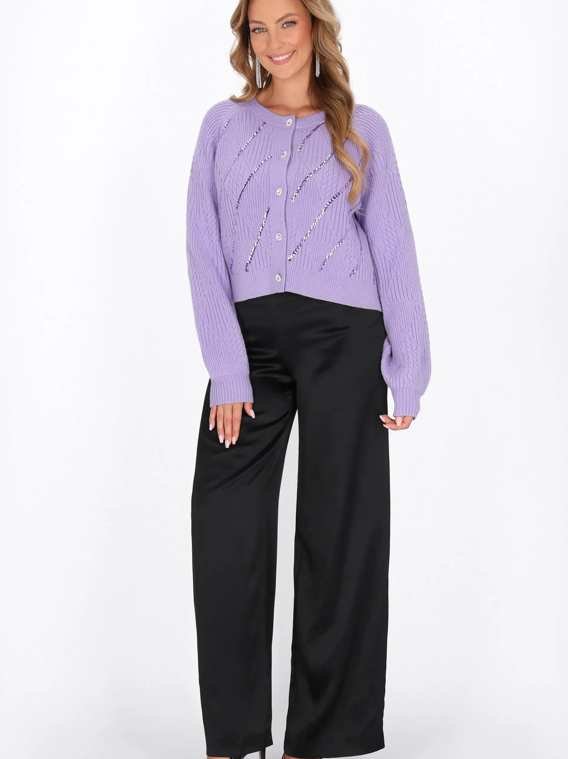 Faina Damen Strickjacke in lila - Ausschnitt: Rundhals