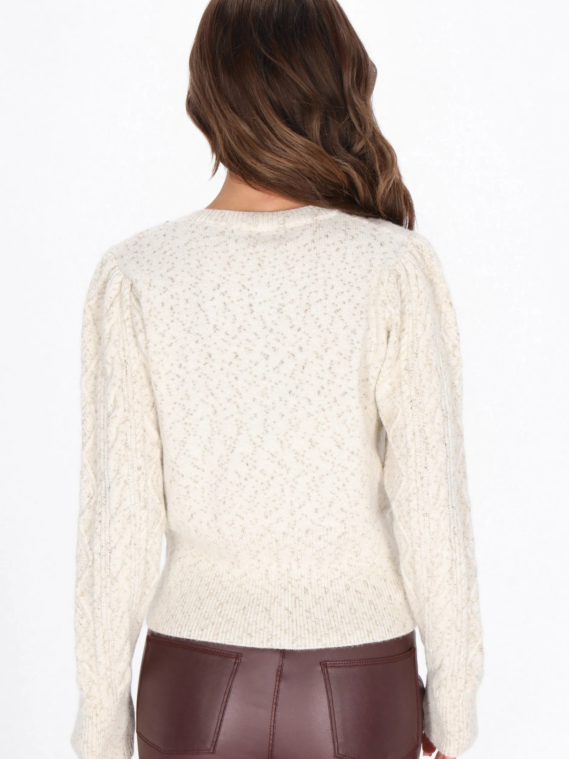 Faina Damen Strickjacke in weiß - Ausschnitt: Rundhals