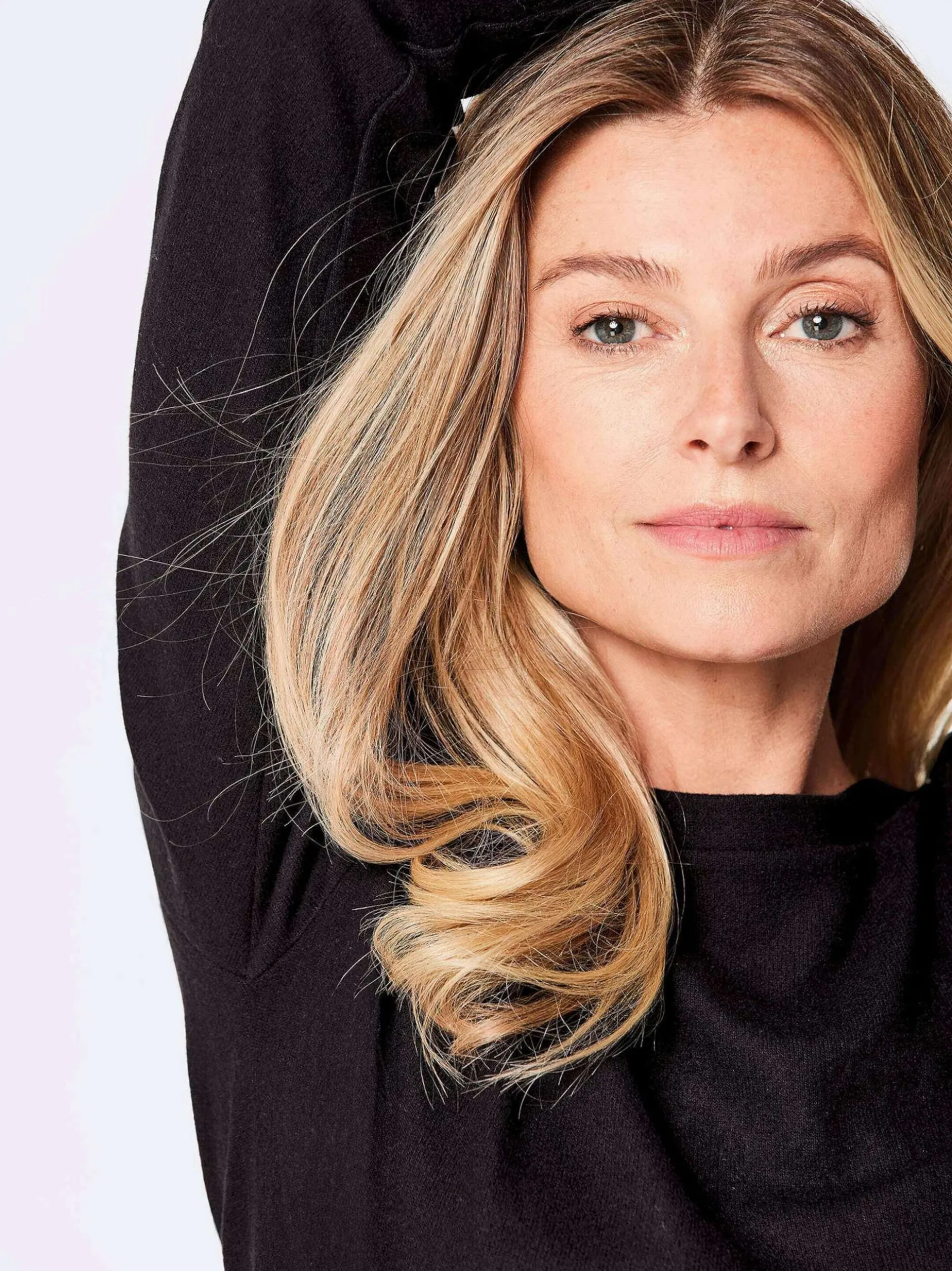 Goldner Damen Basic Shirts in schwarz - Ärmel: langarm