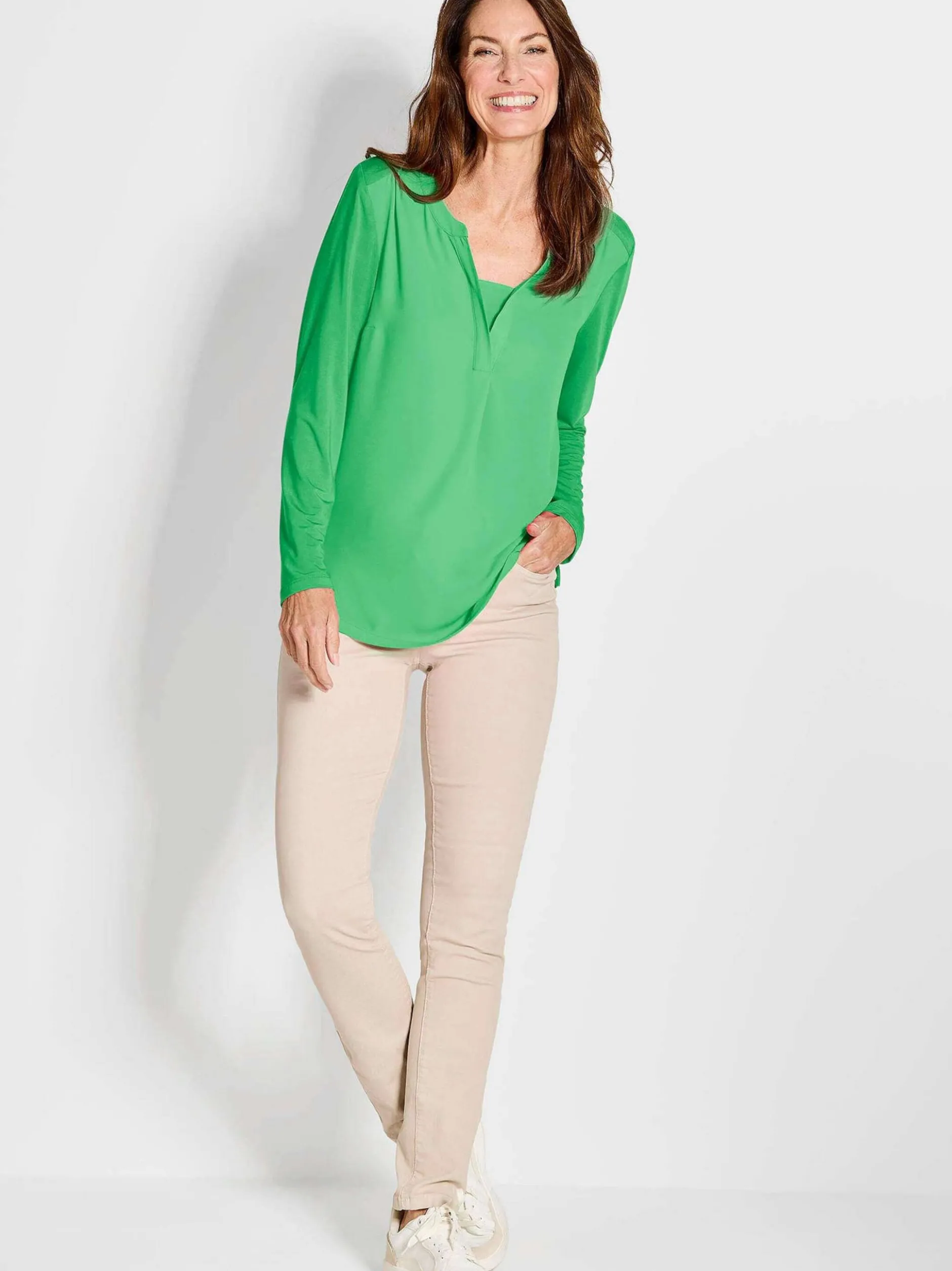 Goldner Damen Blusenshirts - Kurzgröße in grün